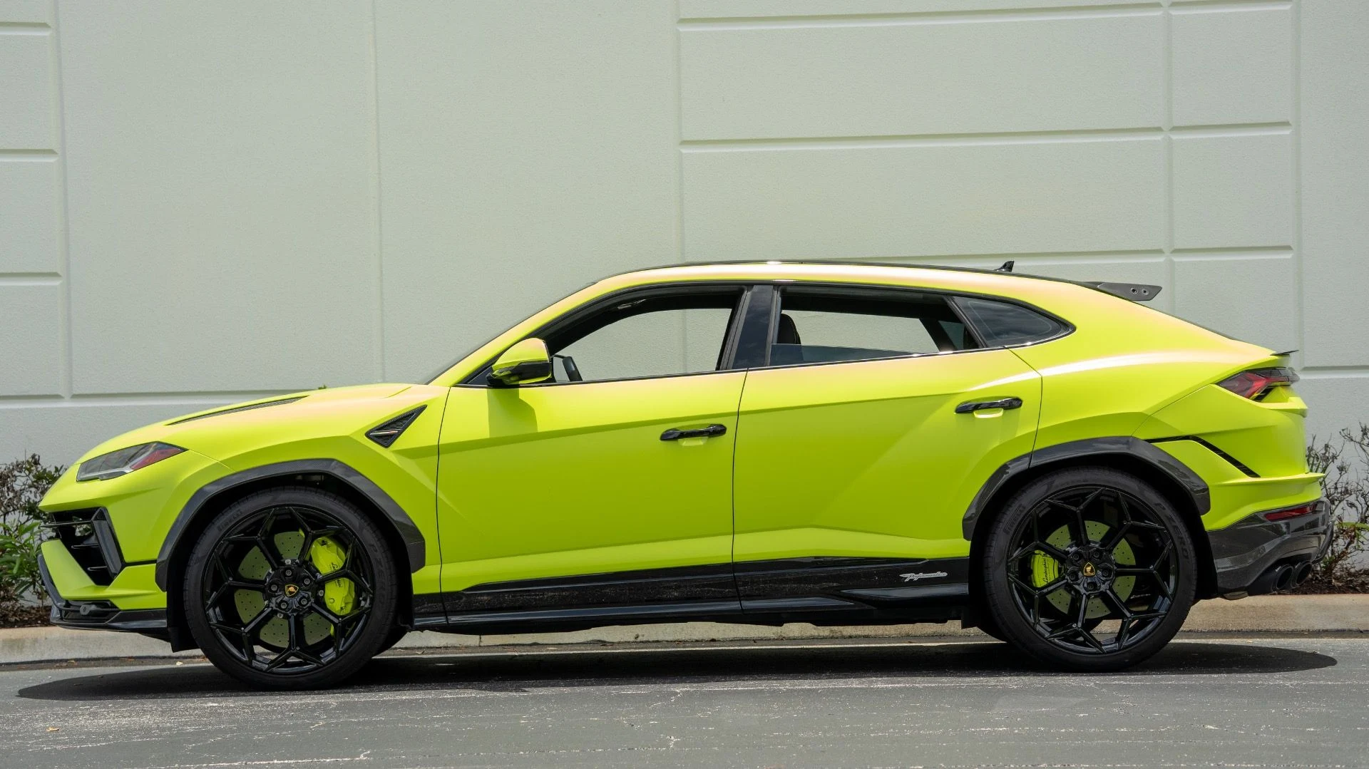 mph019_1088240060_Used_2024_Lamborghini_Urus_Performante_1753476230_d90d461011