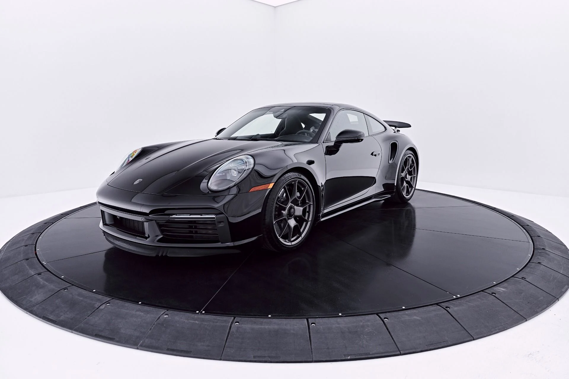 mph019_1090829326_Used_2025_Porsche_911_Turbo_1782870225_6d27998cf1