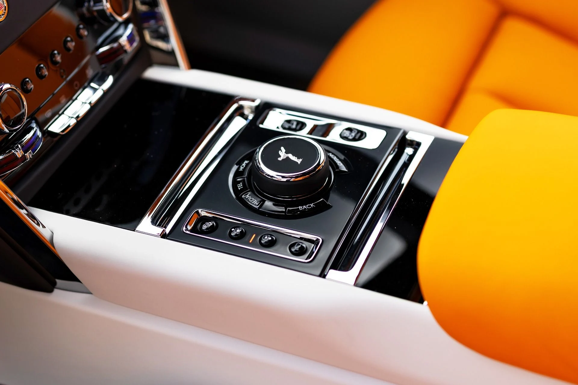 mph019_1094250287_Used_2026_Rolls_Royce_1766185577_a8afe574fd