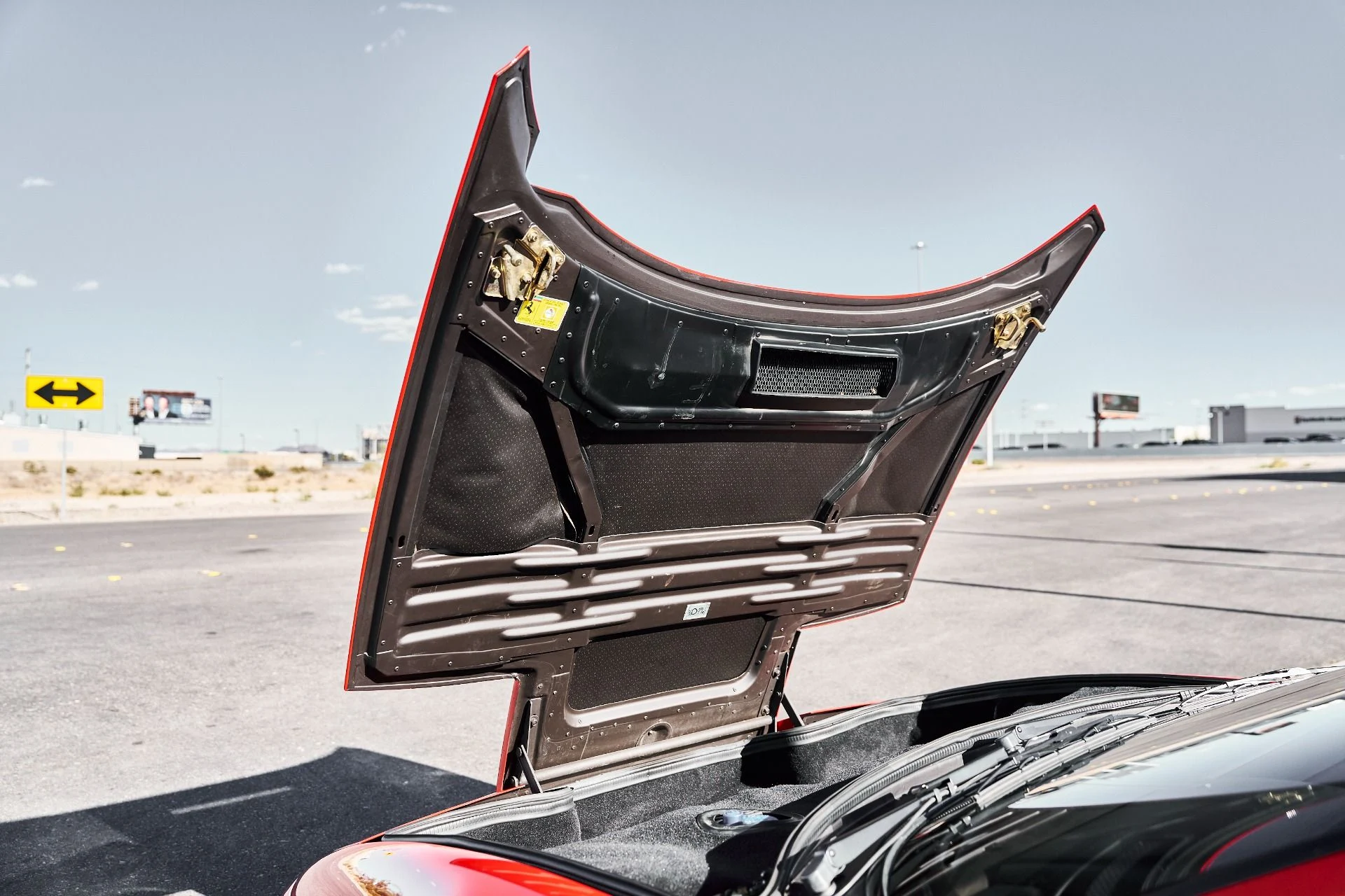 mph019_1097016535_Used_1993_Ferrari_512_TR_1776807740_1c846420e7