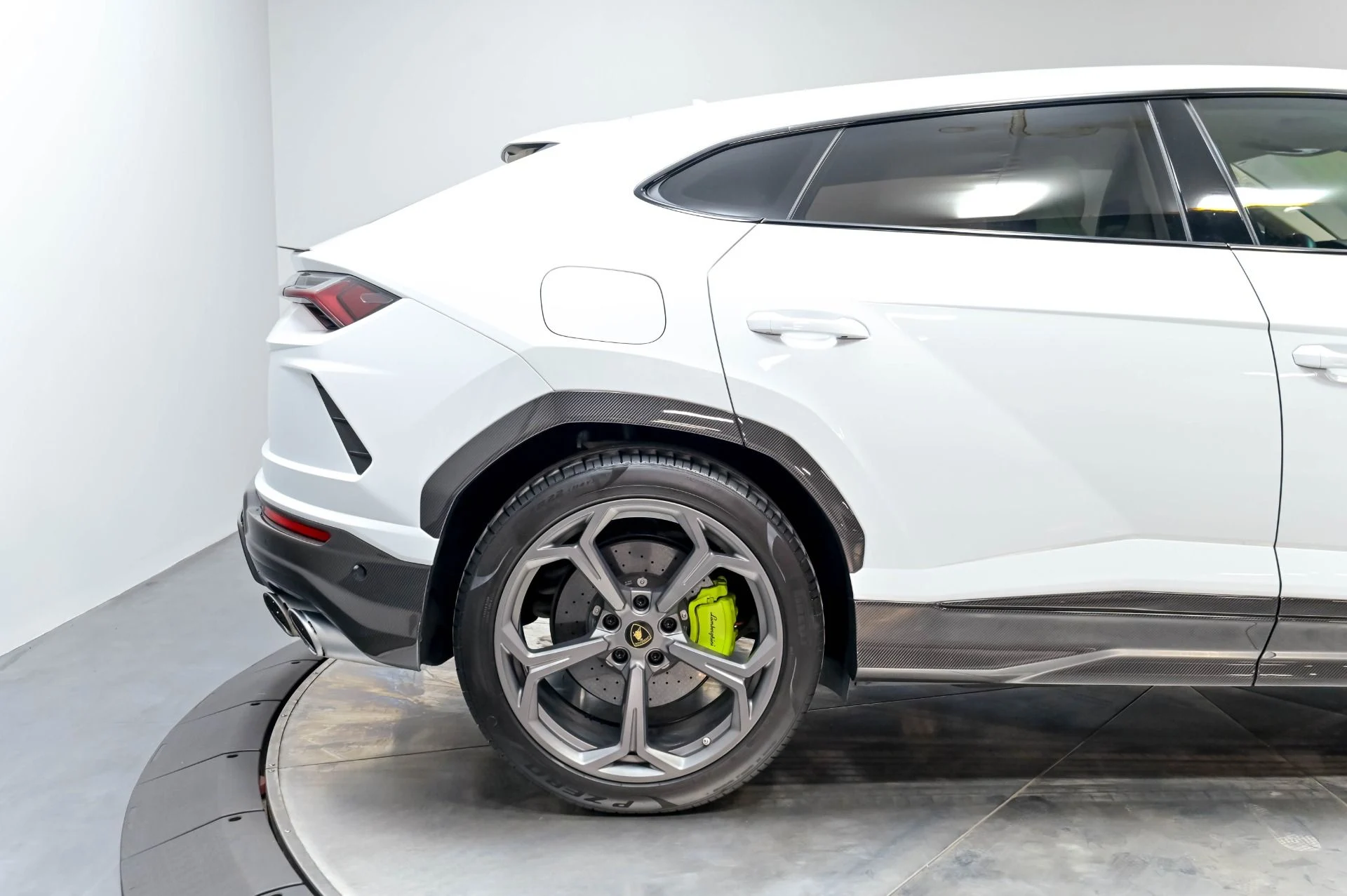 mph019_110850192_Used_2020_Lamborghini_Urus_1778528583_080f14dbd0