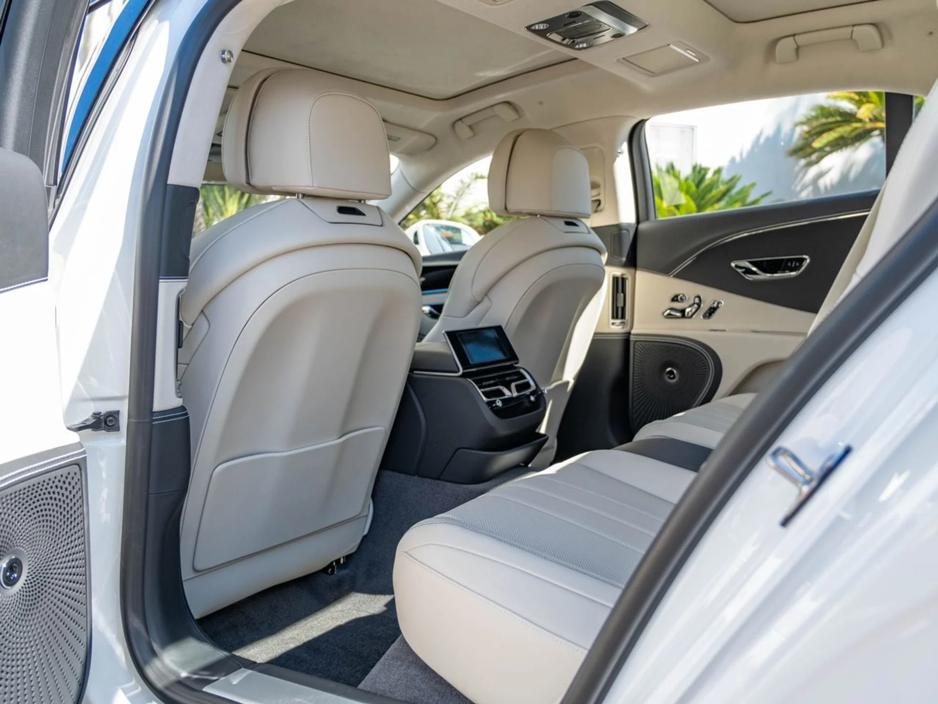 mph019_1119746912_b0e3f578fa8a551858692884a5392337x_7276eec9c1