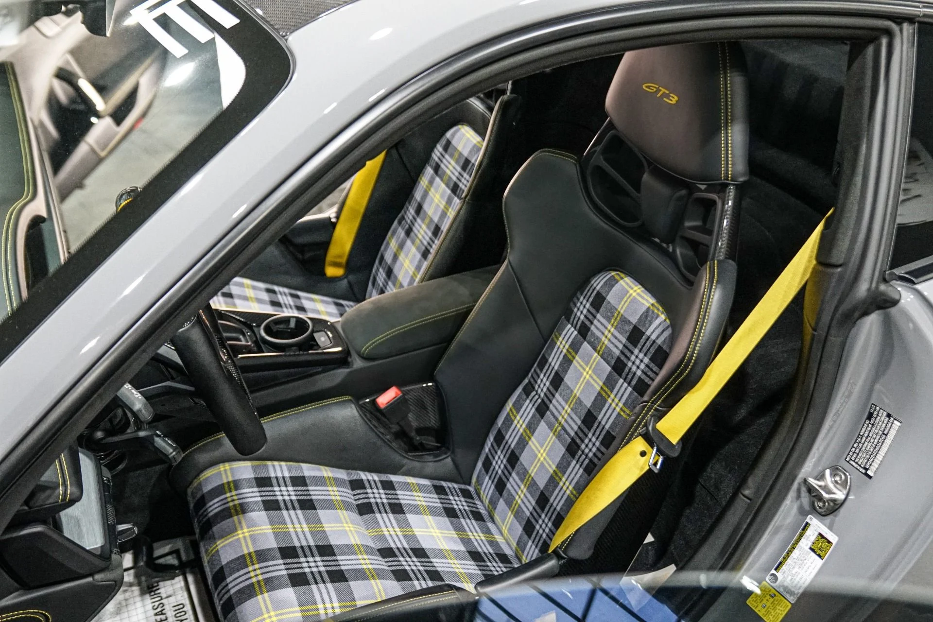 mph019_1119977987_Used_2022_Porsche_911_GT_3_1766780431_ee161e80b6