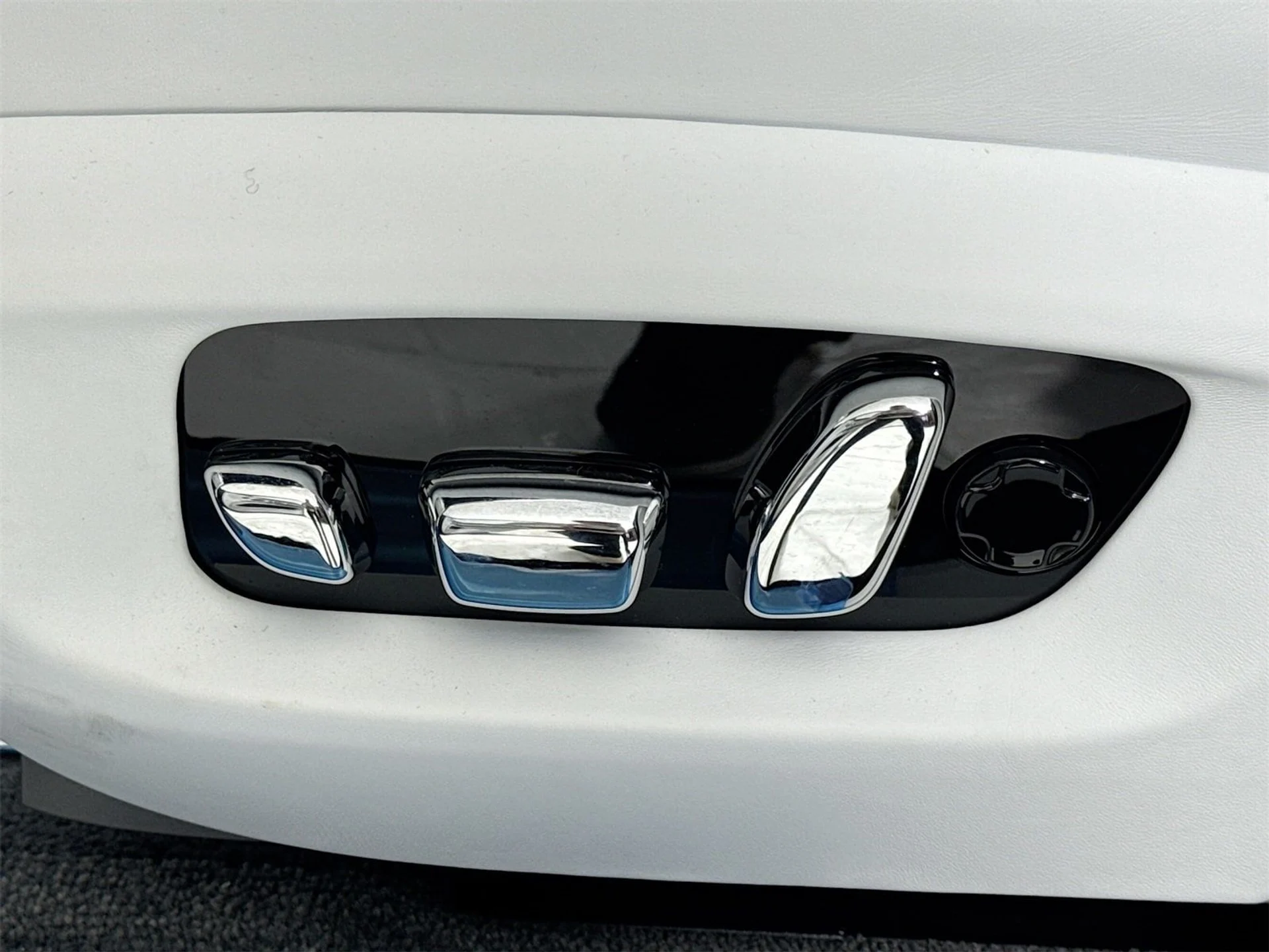 mph019_1122479619_888fe46102b0cf69a7caefef5ae04f9cx_ef341efec9