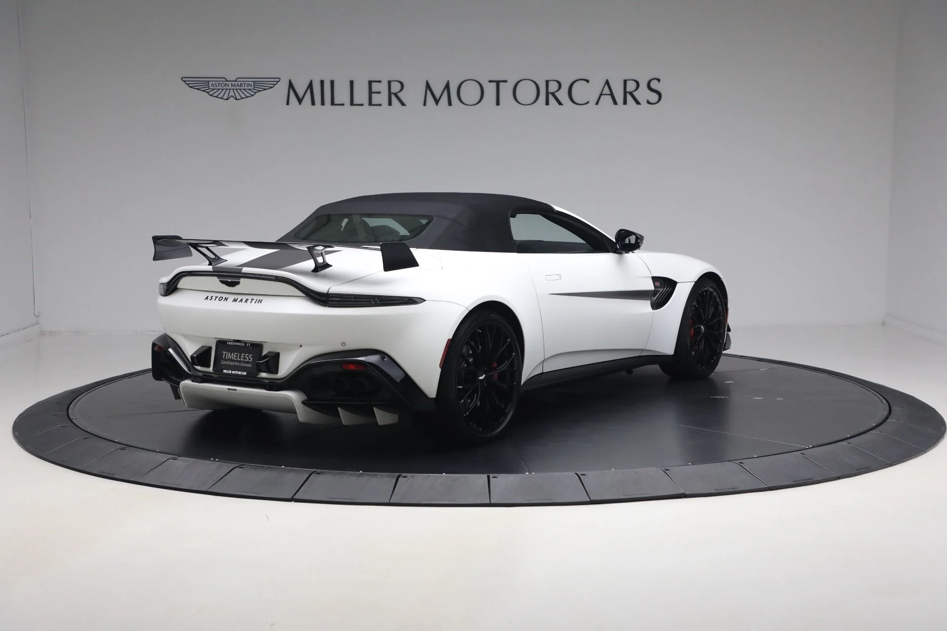 mph019_1123699871_Used_2023_Aston_Martin_Vantage_F1_Edition_1784727117_1e0d54176f