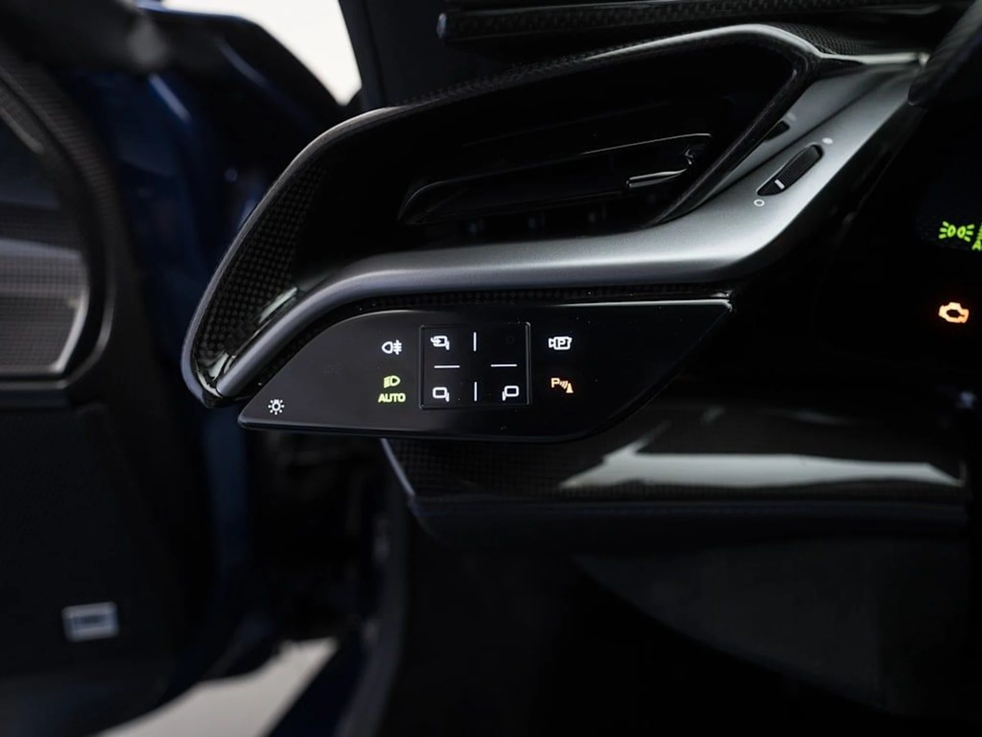 mph019_112758934_79b8117b2b3e6c648bdee581cd142f8bx_f9c9968f92