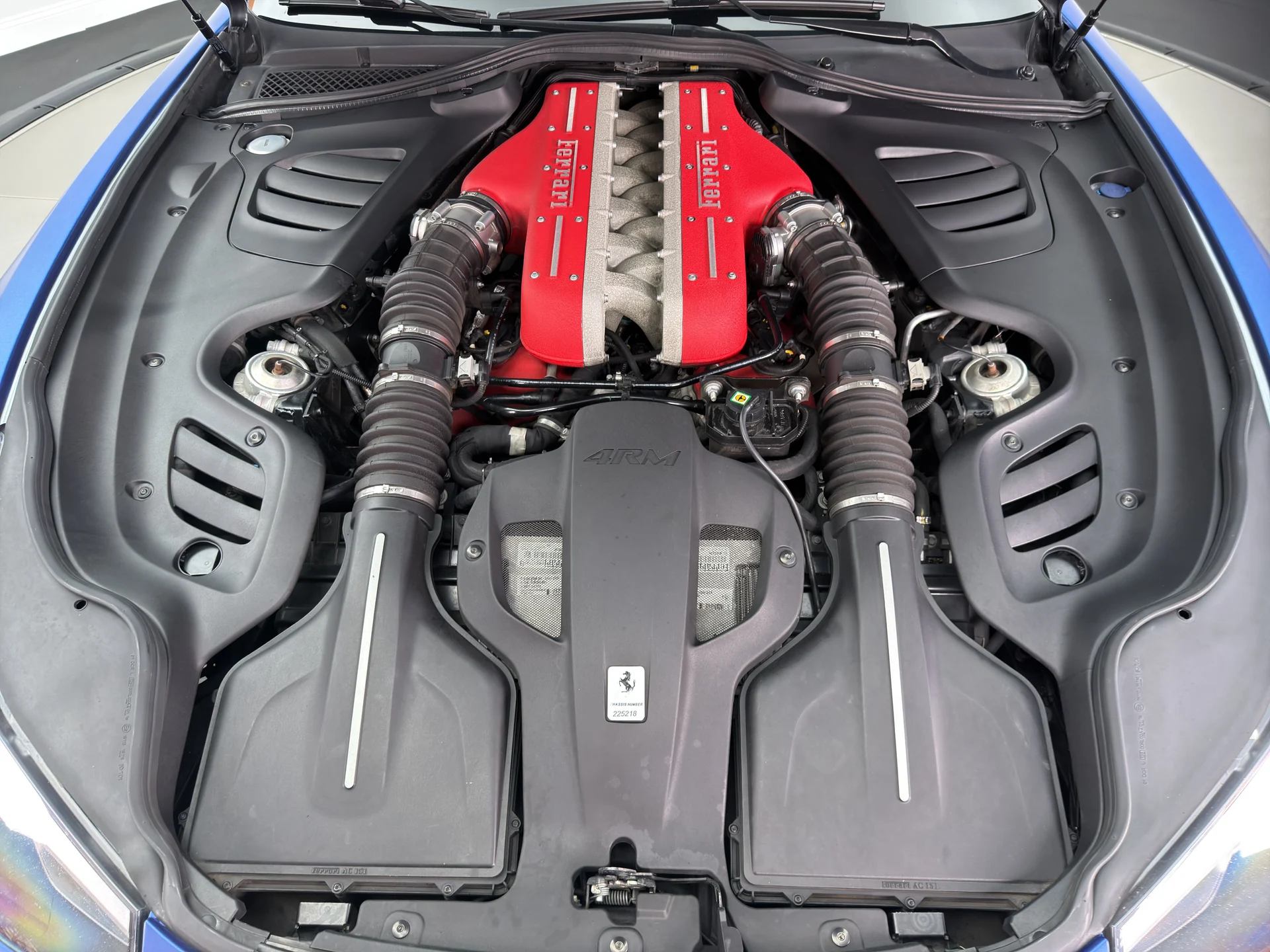mph019_1139564626_RC_009_engine_bay_001_2929ab755e