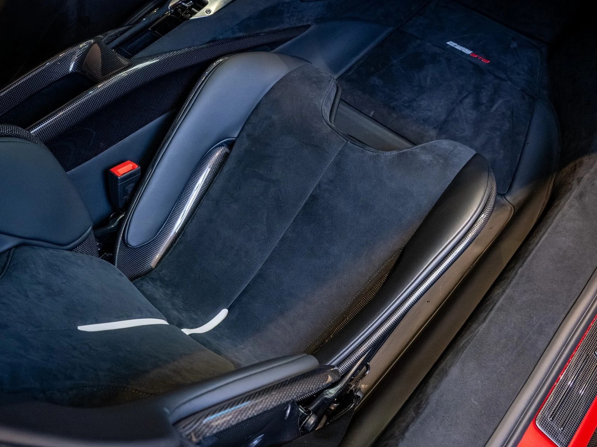 mph019_114856599_20_f165e35586