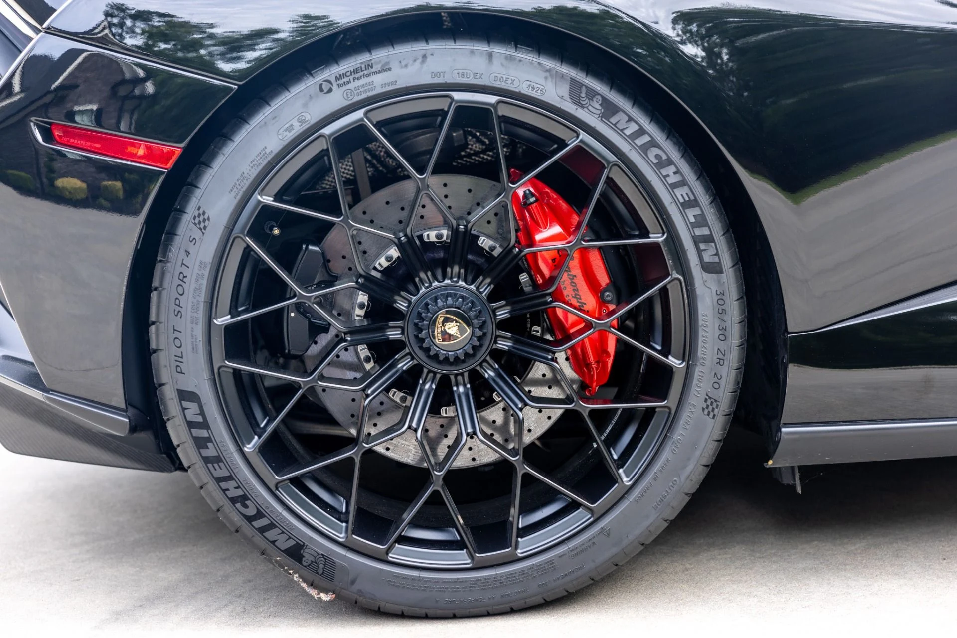 mph019_1159727589_Used_2021_Lamborghini_Huracan_STO_1781723231_02d8373ca7