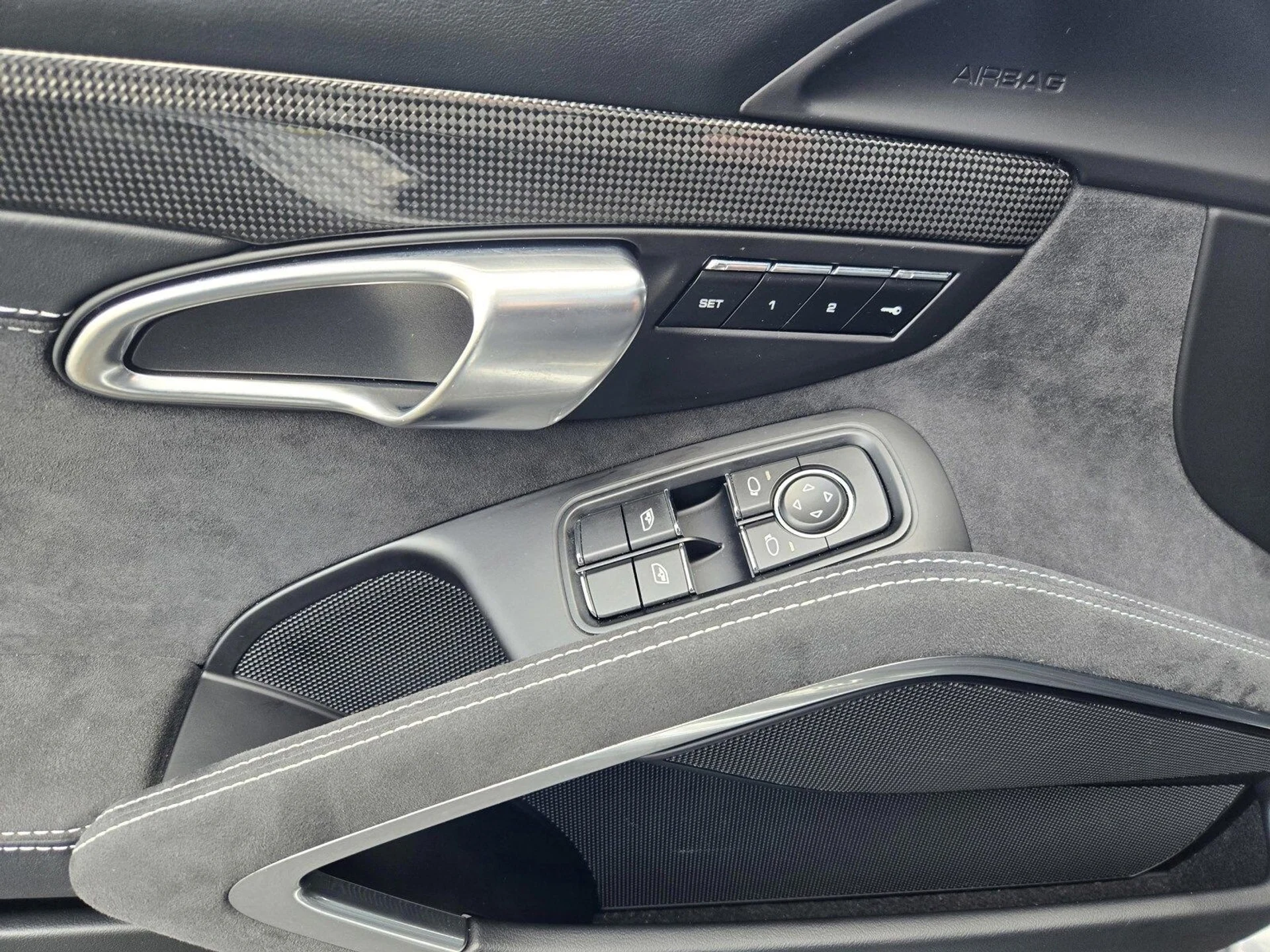 mph019_1161629812_ab106bc3a5b3f03ed52d988c46f44c07x_c0a0a24e31