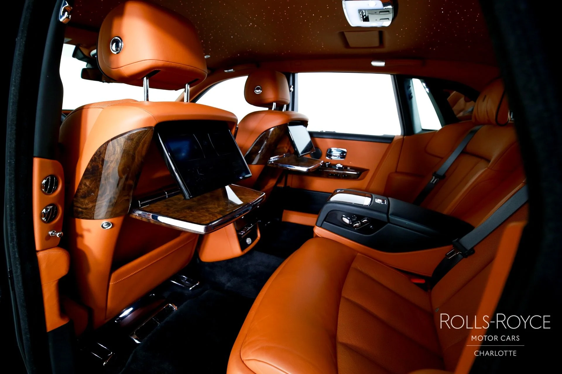 mph019_1173032410_Used_2018_Rolls_Royce_Phantom_1754410279_d892583e15