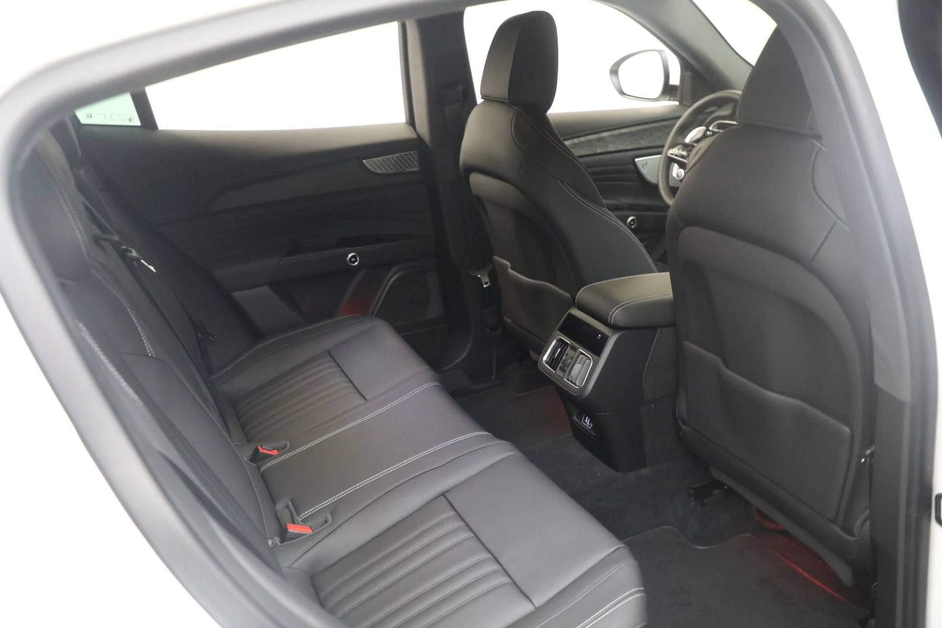 mph019_1175006669_New_2025_Maserati_Grecale_Modena_1761853659_6eb7e9ec97