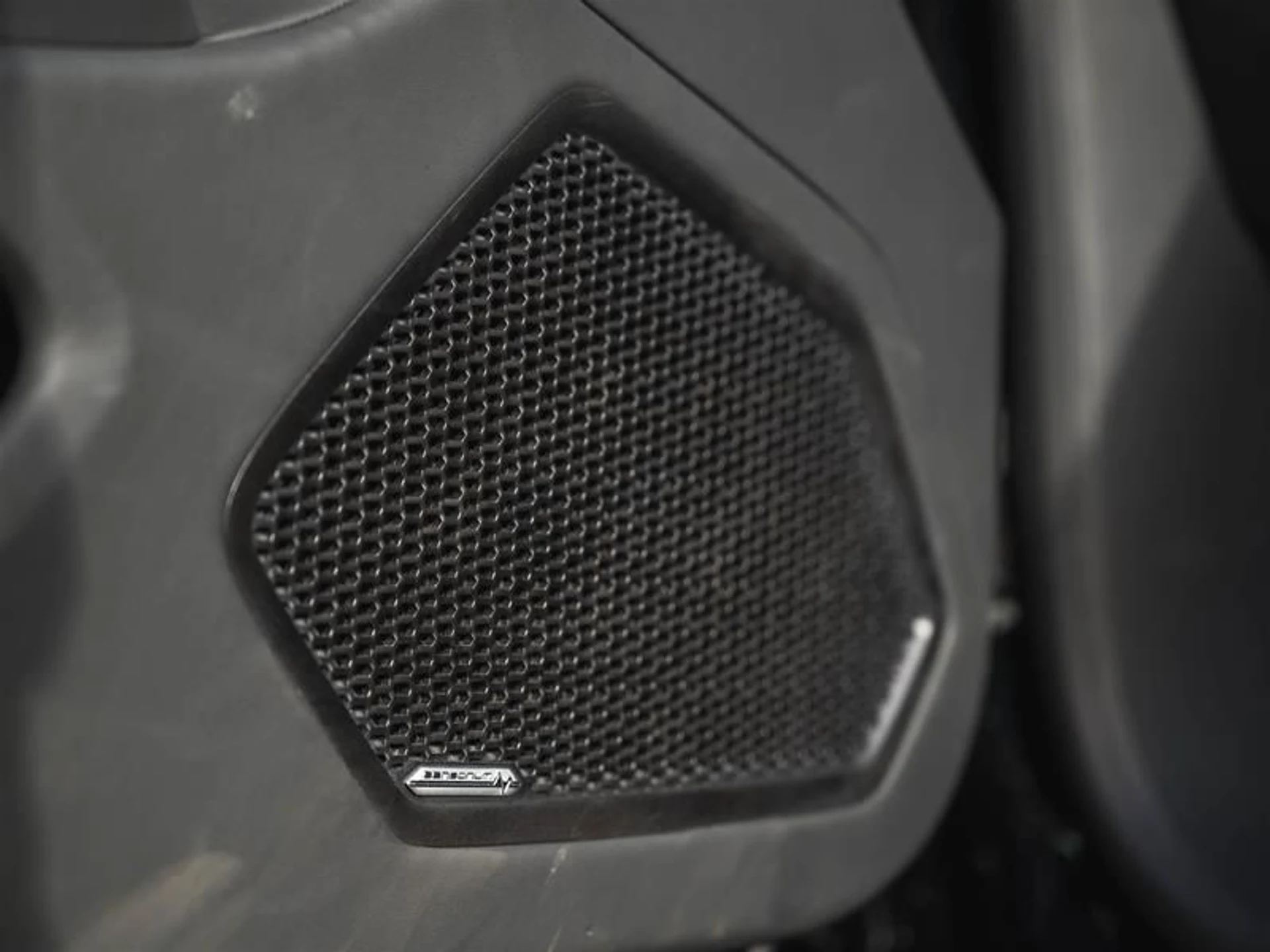 mph019_117958138_5gzjika1_d8d960f61b