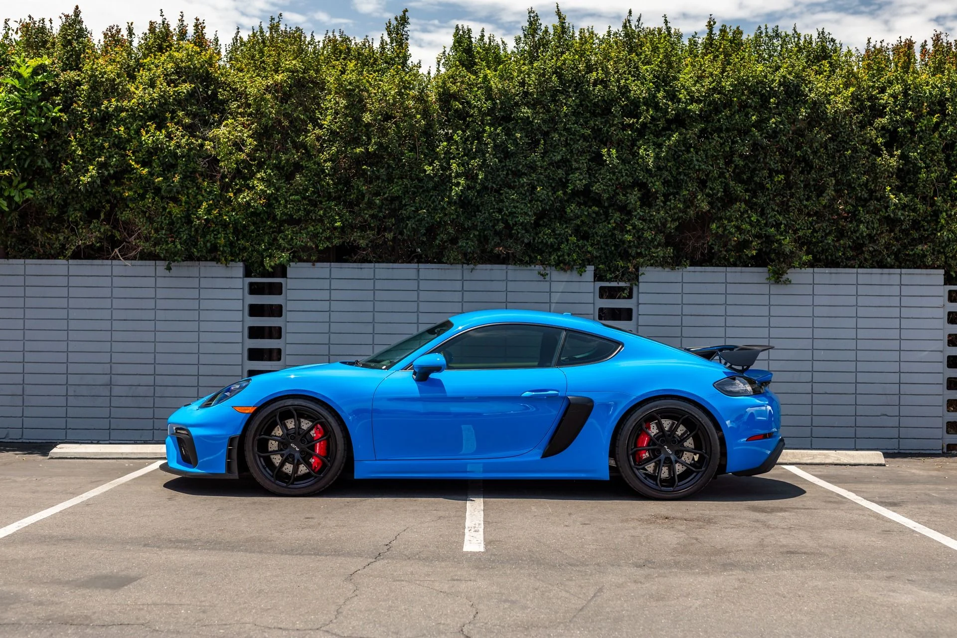 mph019_1187387014_Used_2023_Porsche_718_Cayman_GT_4_1721258207_98fe11b906
