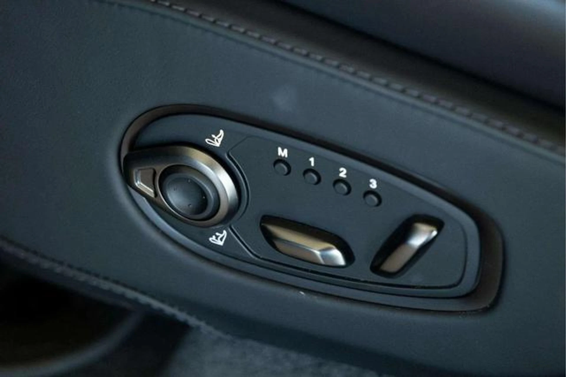 mph019_1189746388_Ga_HUQ_K2_H_Dqj_Um92_Fq_Plm49_O_T0_c6ba95a0ce