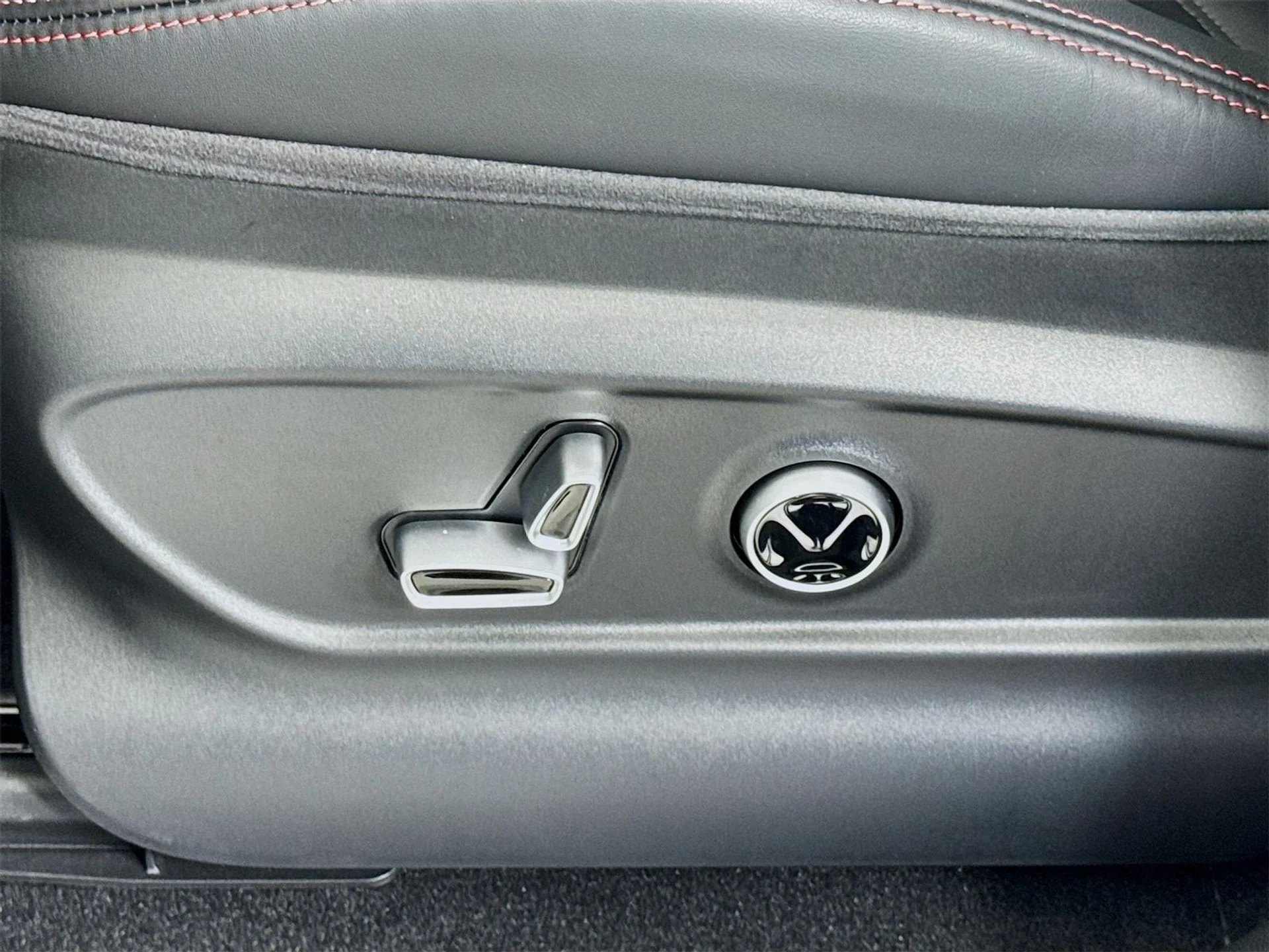 mph019_1199958287_d05f121f277038f0acb7da583f7ba558x_5277b33515