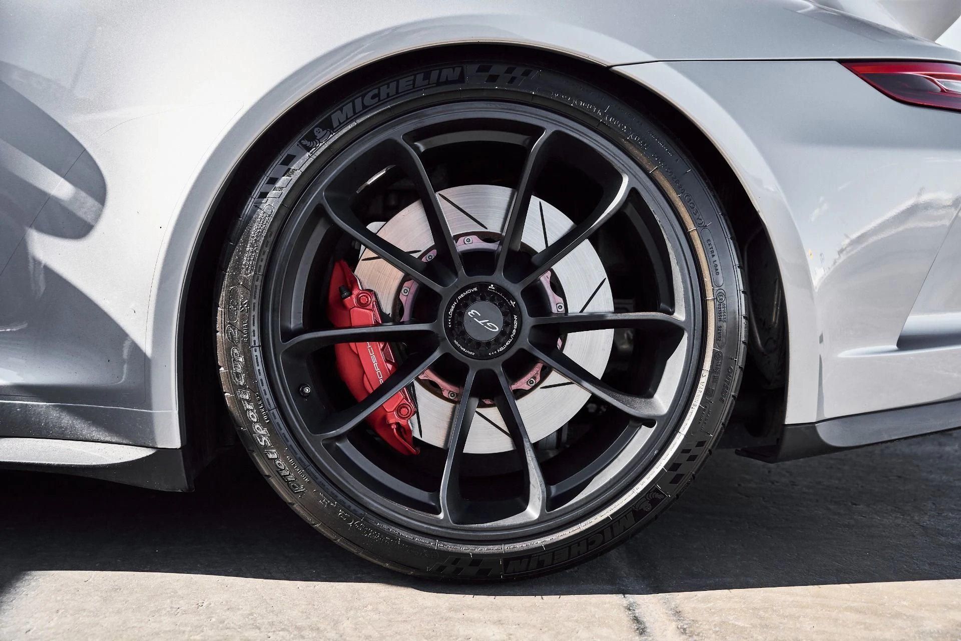 mph019_120080379_Used_2018_Porsche_911_GT_3_1778891412_c8b9dec136
