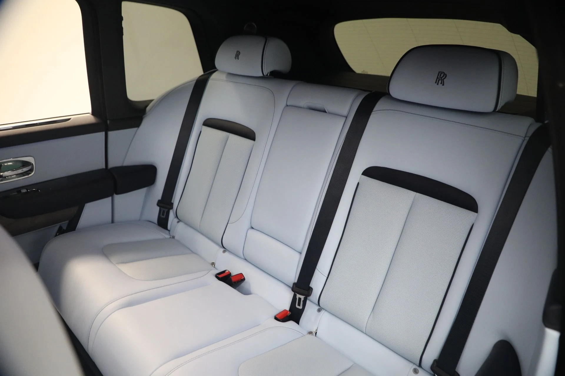 mph019_1206889075_Used_2025_Rolls_Royce_Cullinan_1a50397fcb