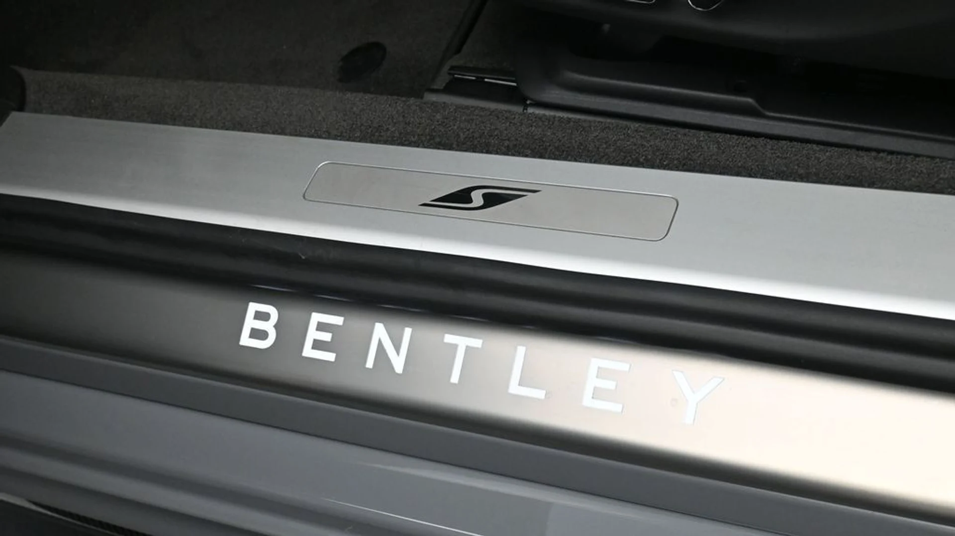 mph019_1215376010_e5c224cb86d56ece22fe87791198a813x_1b78792dd7