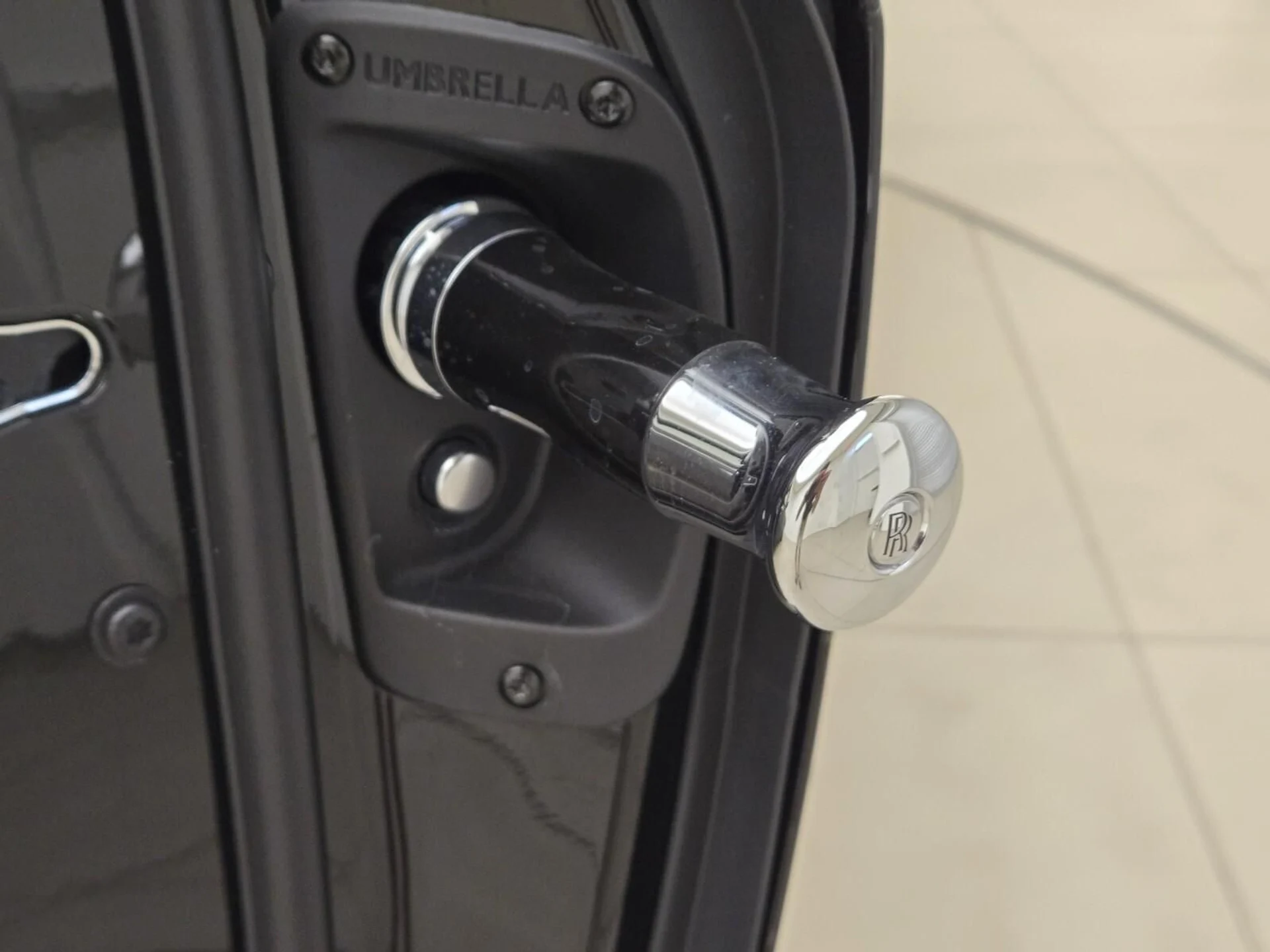 mph019_1224894717_Used_2025_Rolls_Royce_Ghost_1777356185_5737402371