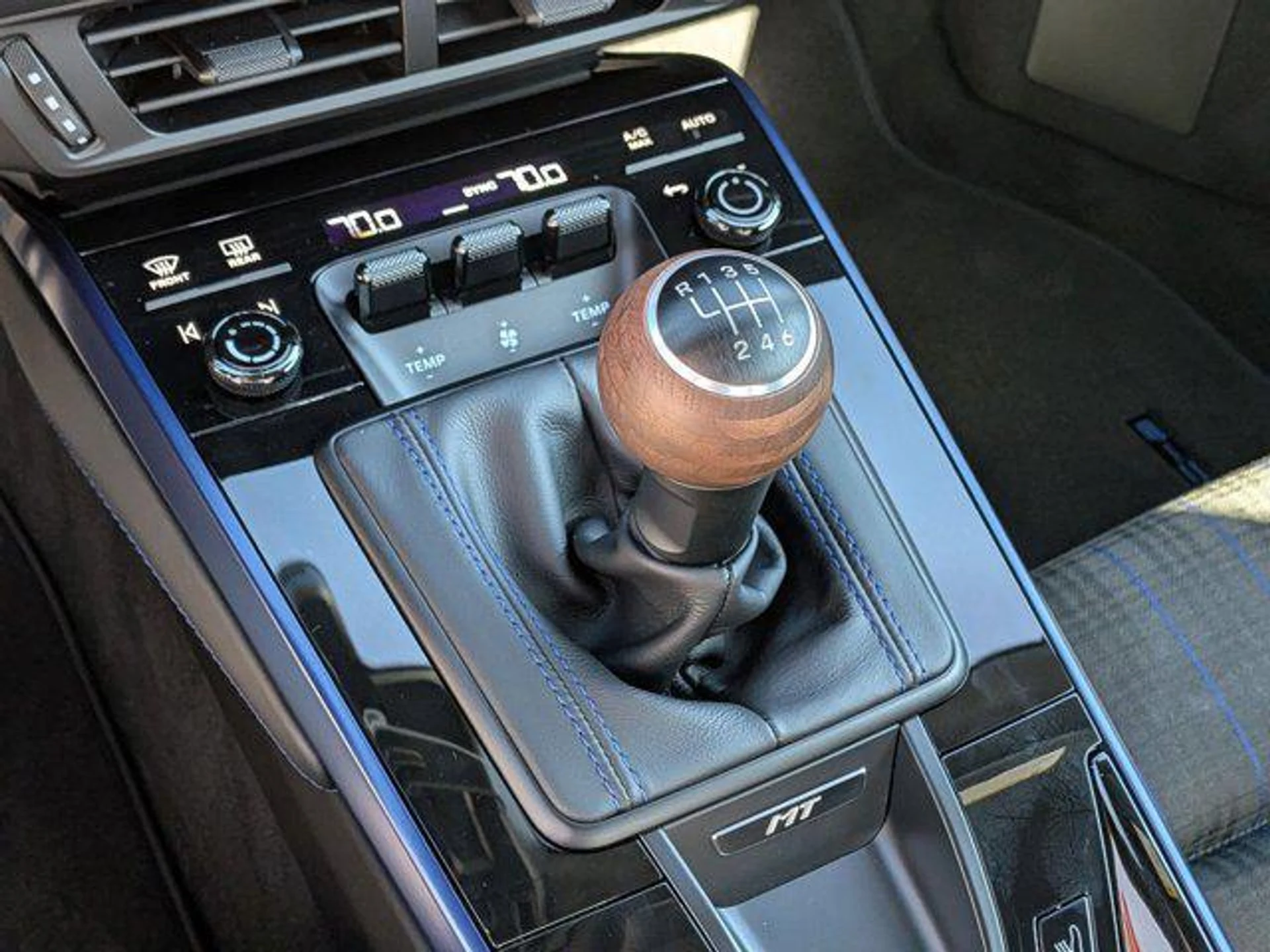 mph019_1226242049_xi_Uw_N_If_E_Buq_FA_Fucz_O4_Jt_A67o_Y_ce8fcbab3a