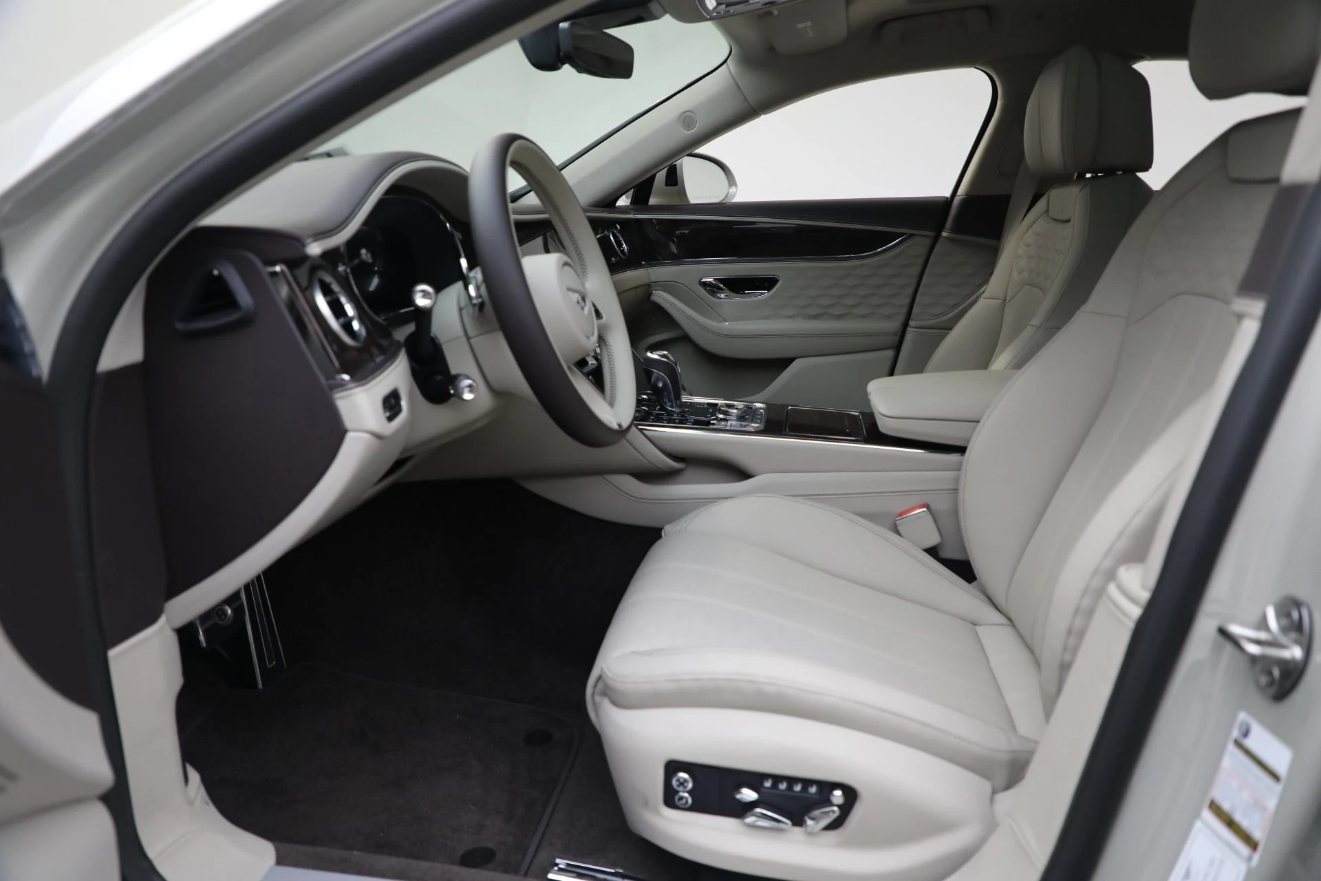 mph019_1235588638_New_2025_Bentley_Flying_Spur_Speed_02f89f4234