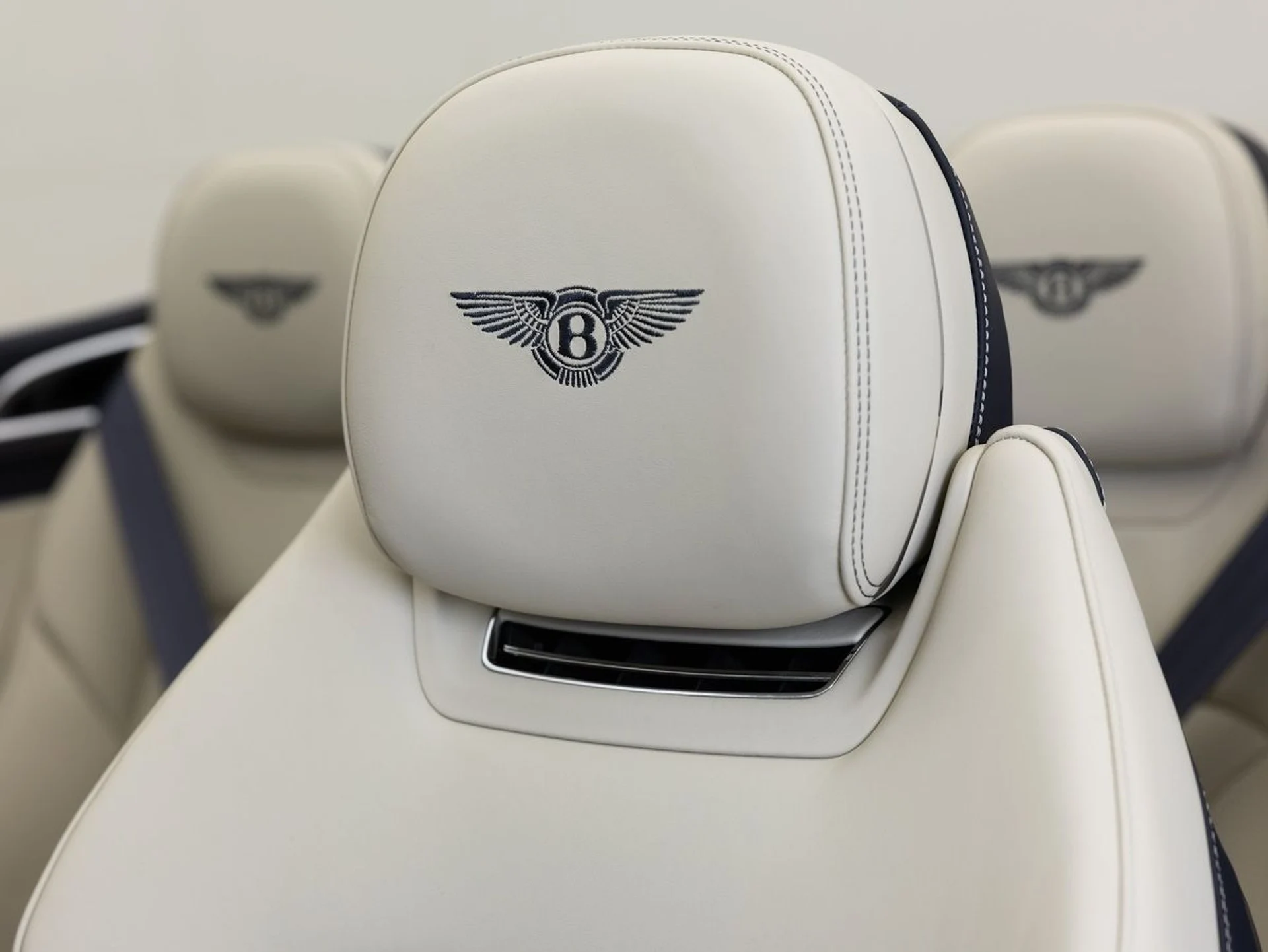 mph019_1236465903_2ne3ypgzdgjq9io893hv9ivwlf7y_c55cfe3431