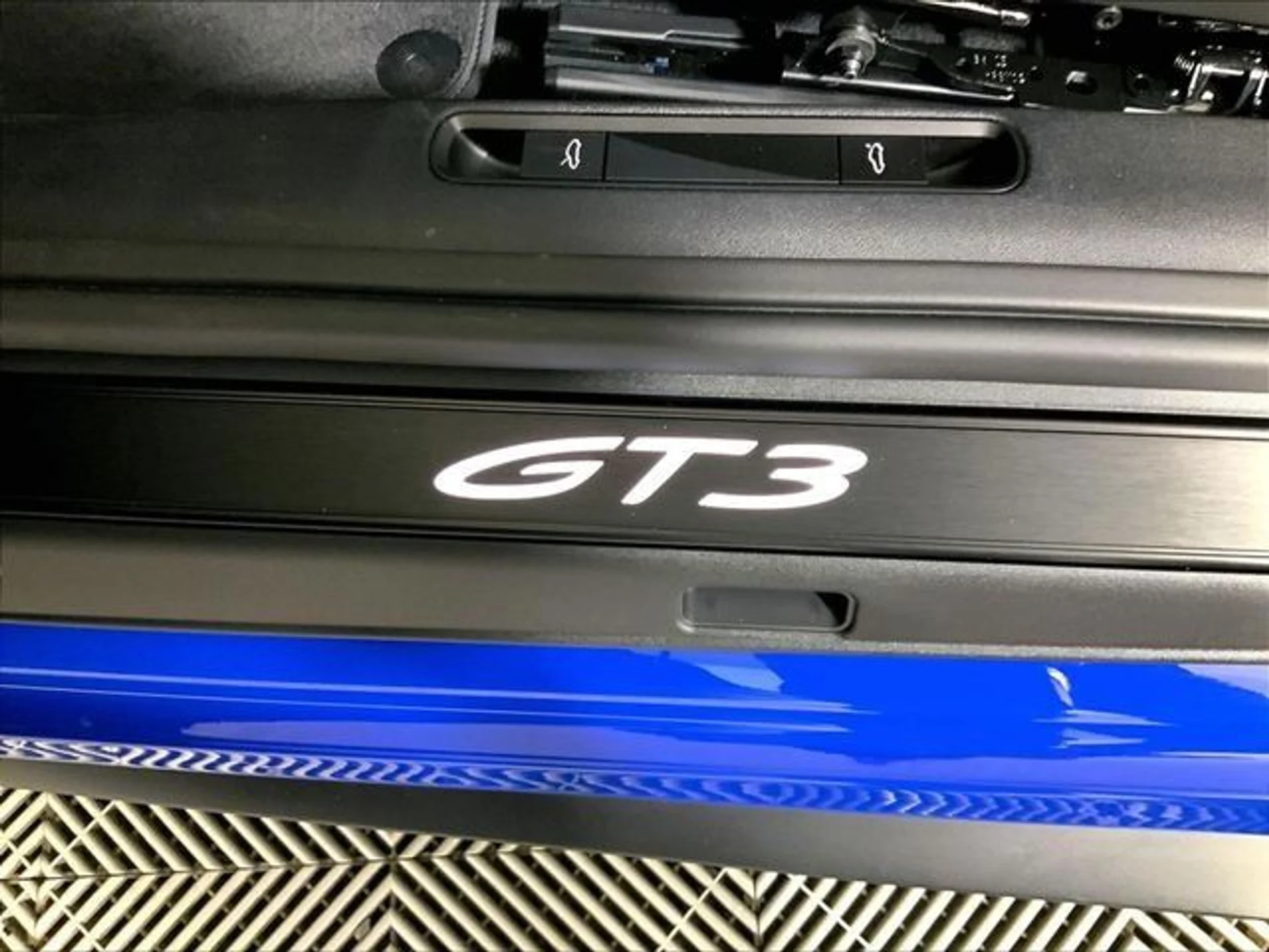 mph019_1237890372_b0fc117f0788fe673341bc8920147093_f771af94f0