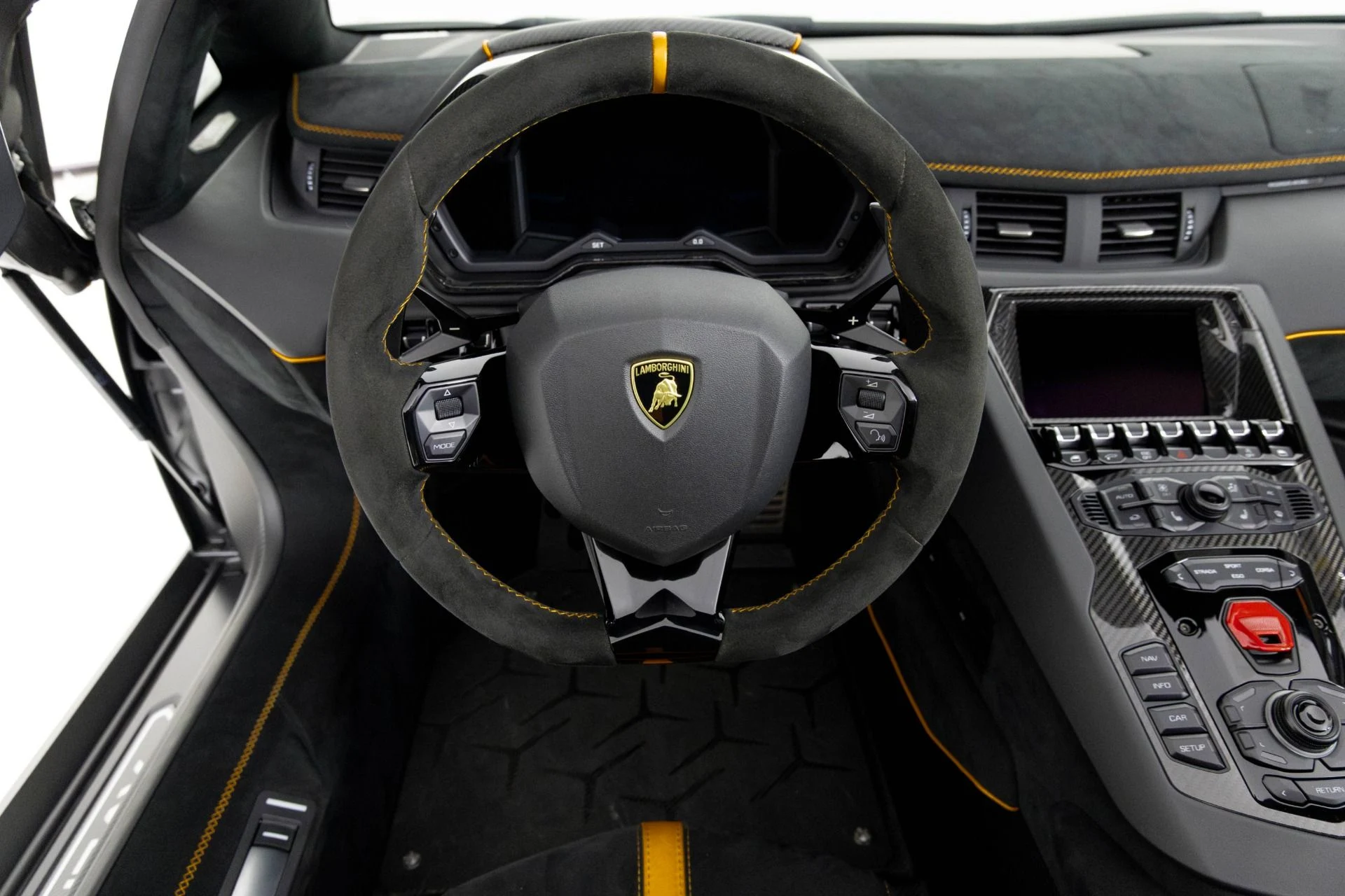 mph019_1238840258_Used_2020_Lamborghini_Aventador_SVJ_1759430103_4a0a47405c
