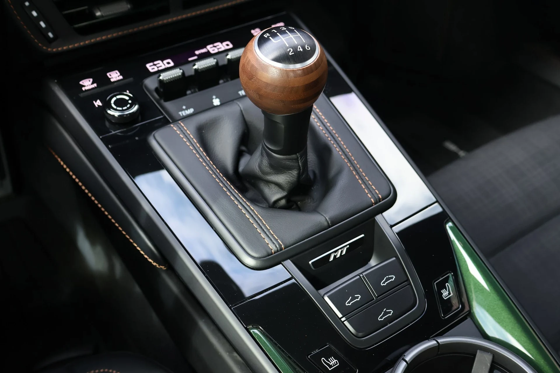 mph019_124375360_9afae9e59d11d1b507293d7c0913cf23_477ec79bc9