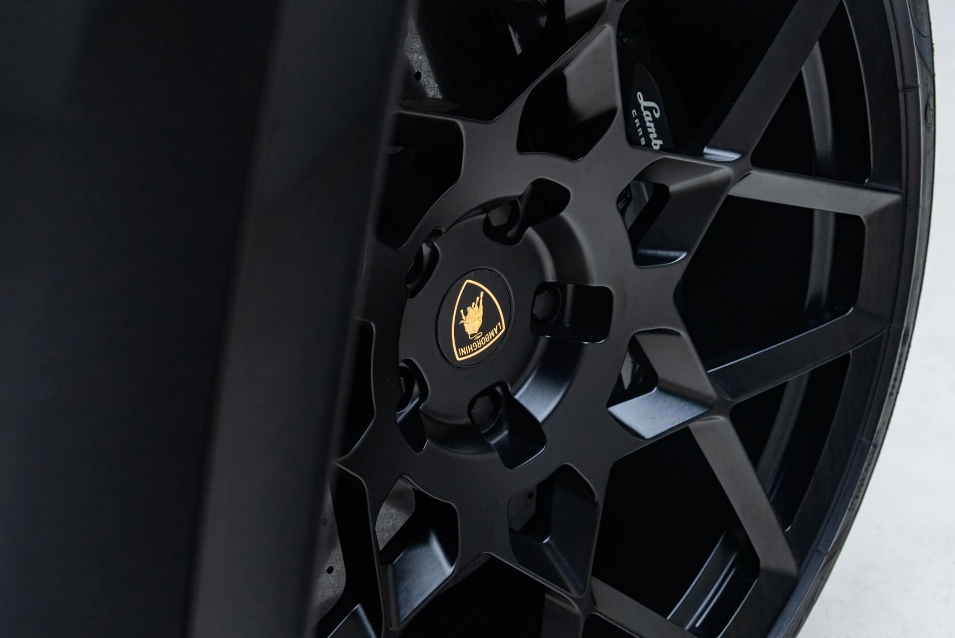 mph019_1254374142_Used_2019_Lamborghini_Urus_1778703309_41578ab803