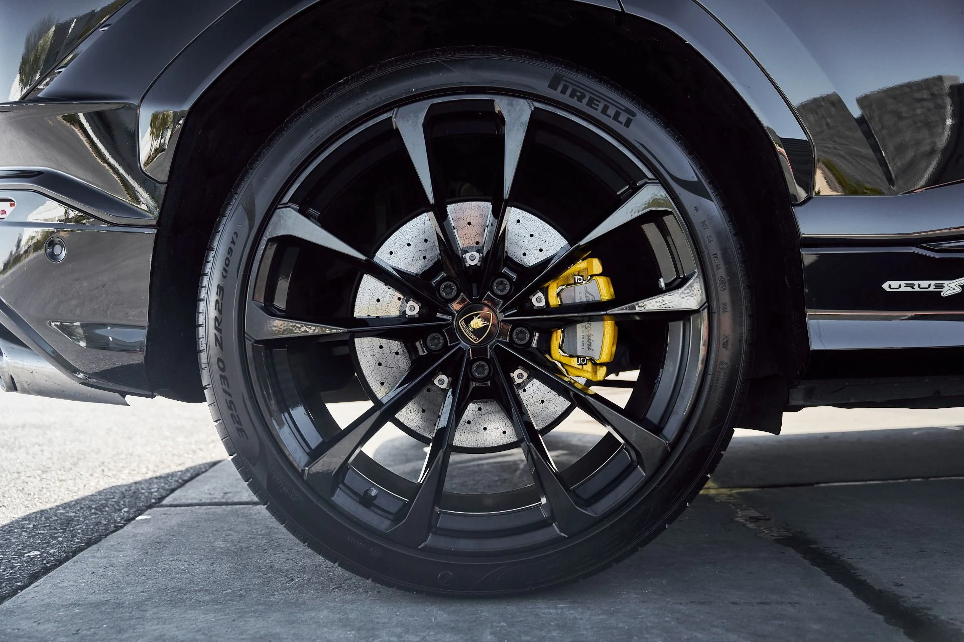 mph019_1265172606_Used_2024_Lamborghini_Urus_S_1770085841_ccbf413425