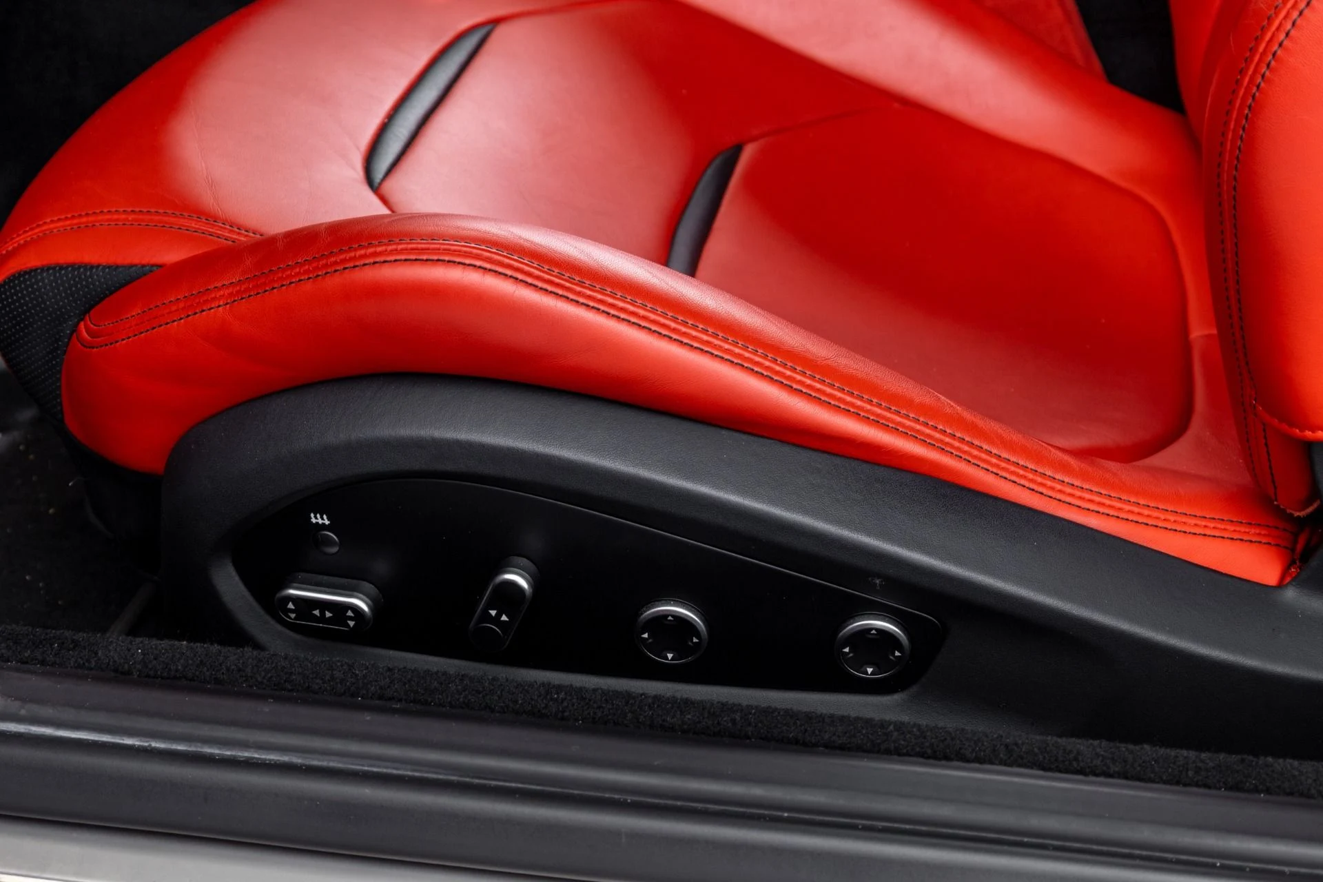 mph019_1267540885_Used_2018_Ferrari_GTC_4_Lusso_T_with_Novitec_Springs_DME_Tune_Velos_Wheels_IPE_Exhaust_Passenger_Disp_1654867168_b312b65565