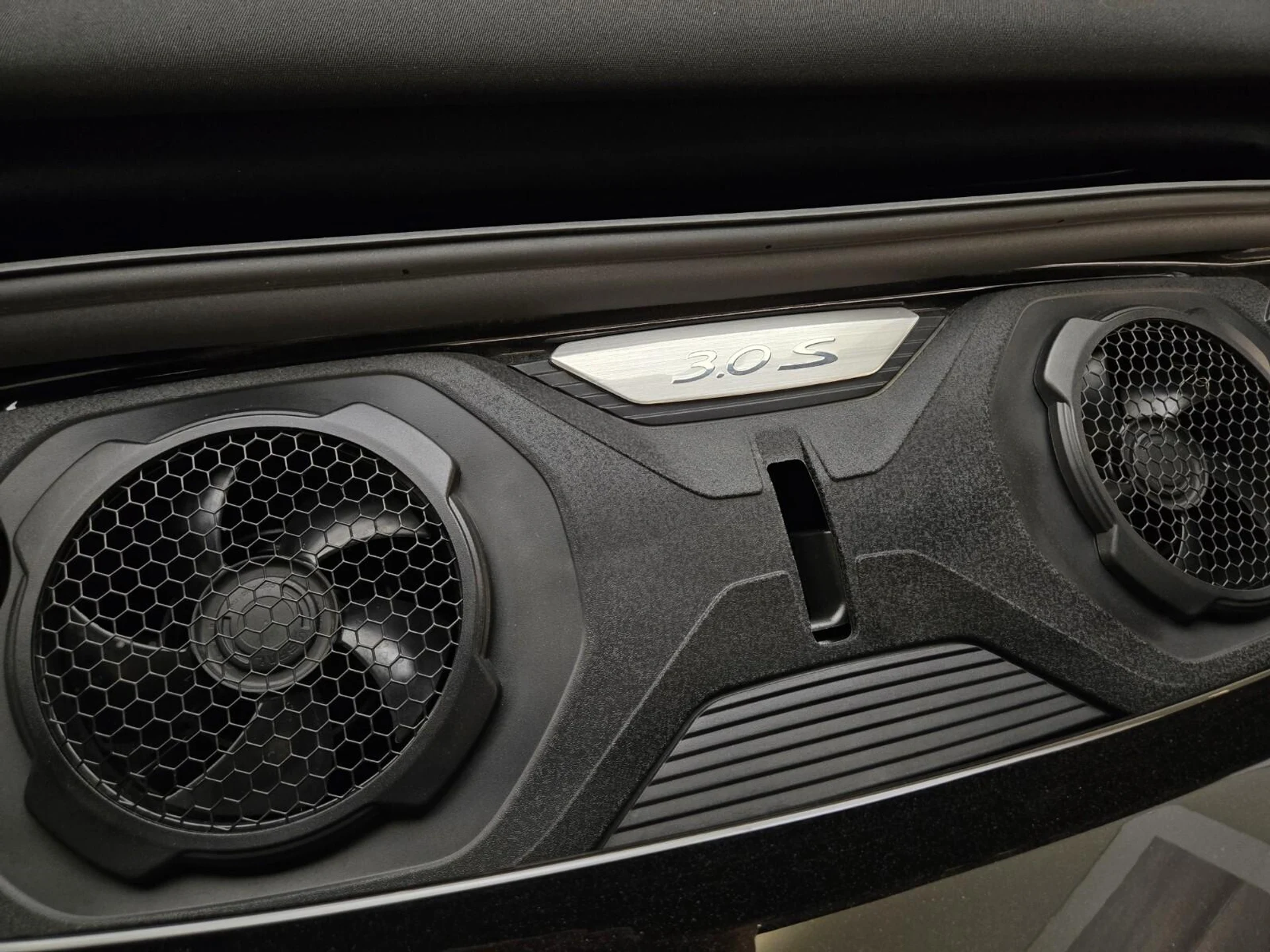 mph019_1272368799_Used_2020_Porsche_911_Carrera_S_1777354783_14039425c6