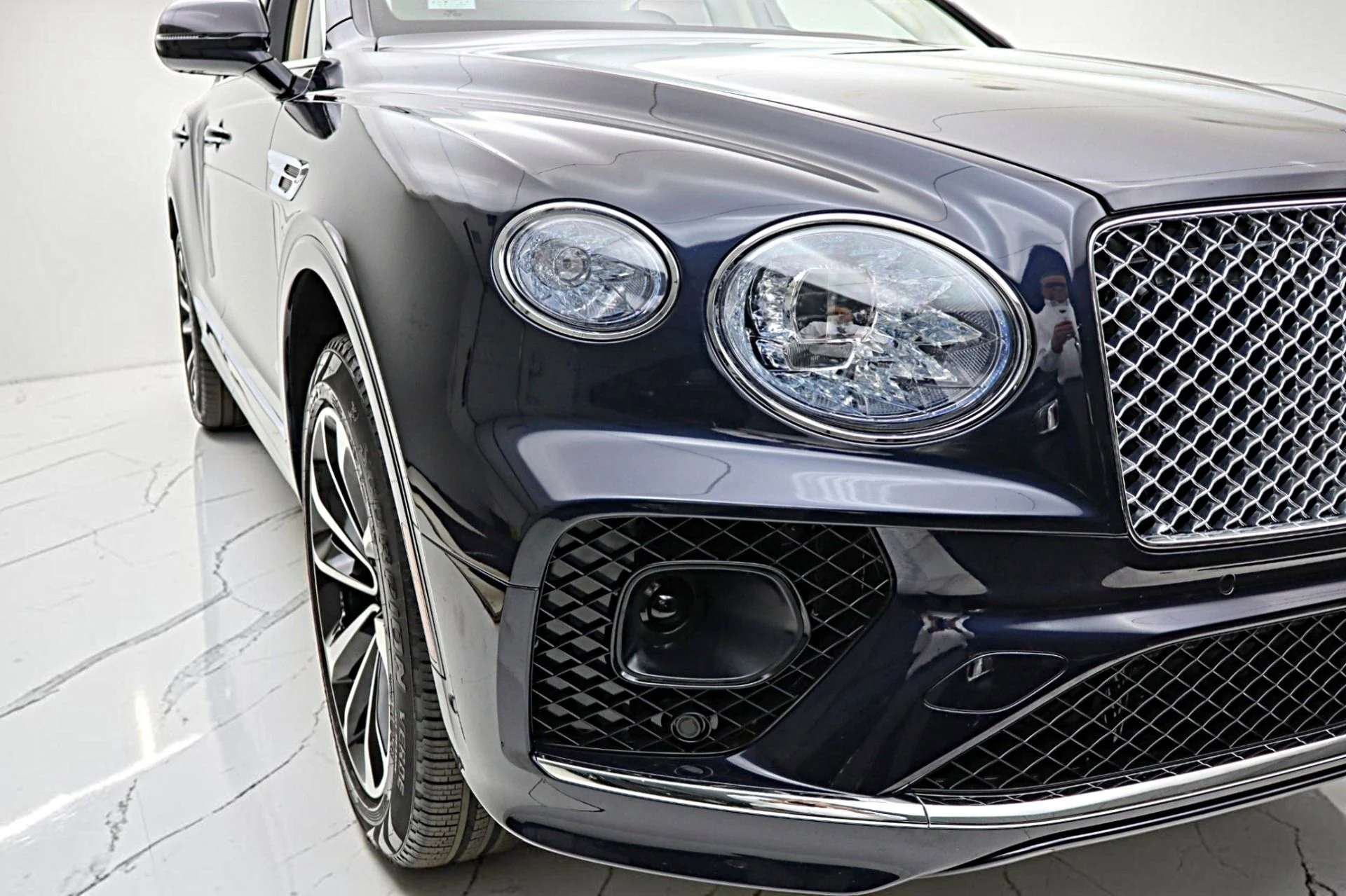 mph019_1272887294_Used_2023_Bentley_Bentayga_V8_f8aaabecd4