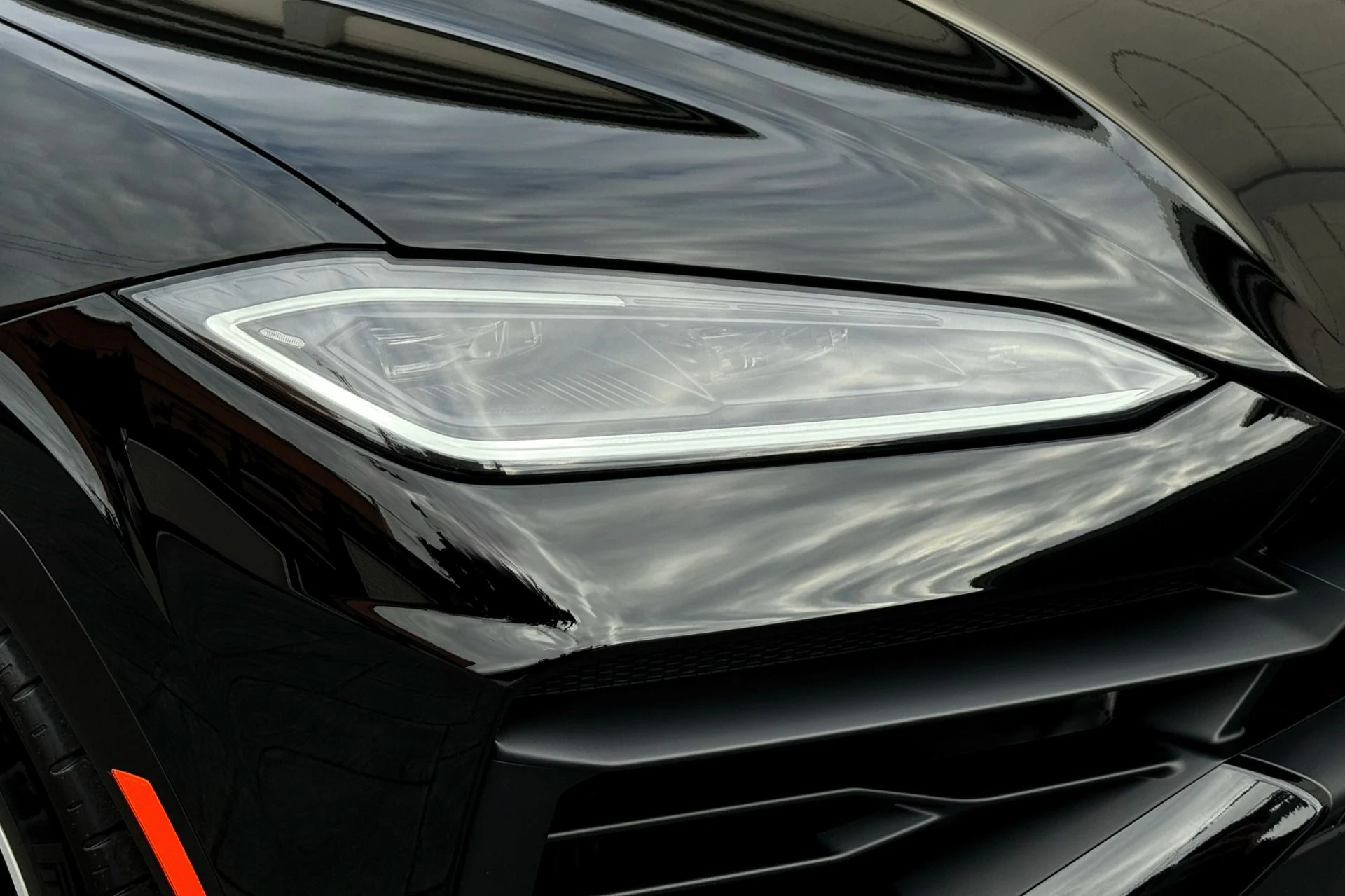 mph019_1281242778_Used_2025_Lamborghini_Urus_SE_1744358445_22057a6e0a