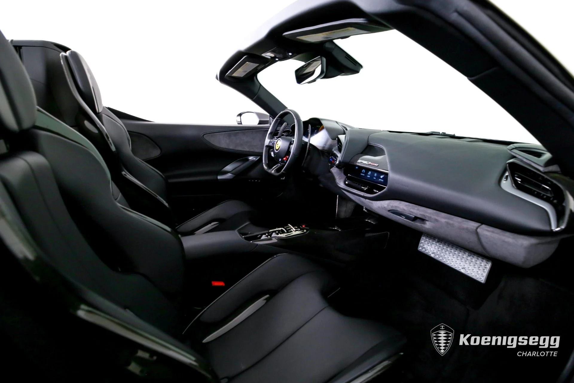 mph019_1295084001_Used_2022_Ferrari_SF_90_Spider_1775660479_d854e9b37e