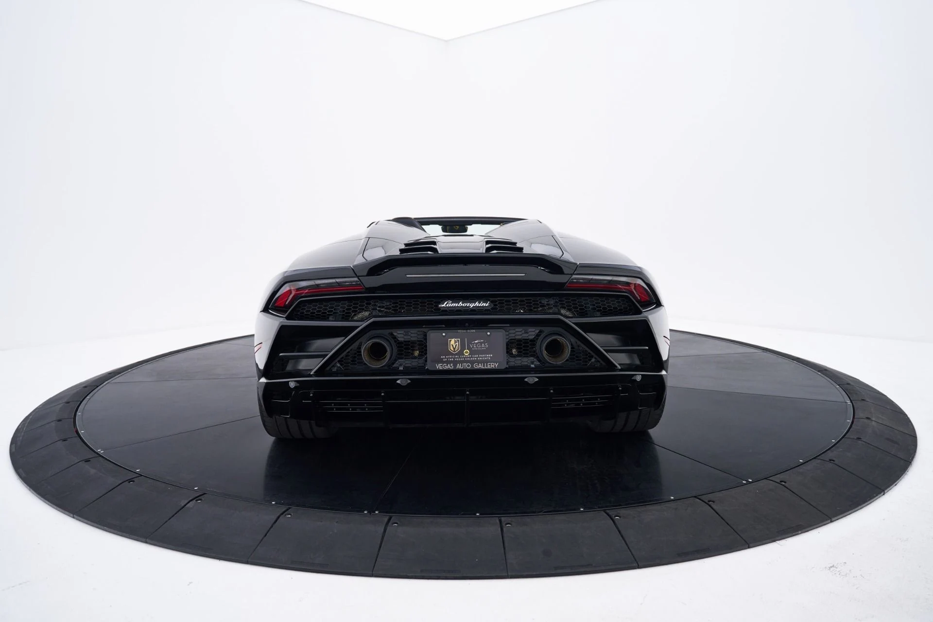 mph019_1304257121_Used_2024_Lamborghini_Huracan_1793135550_f99f59fa1a