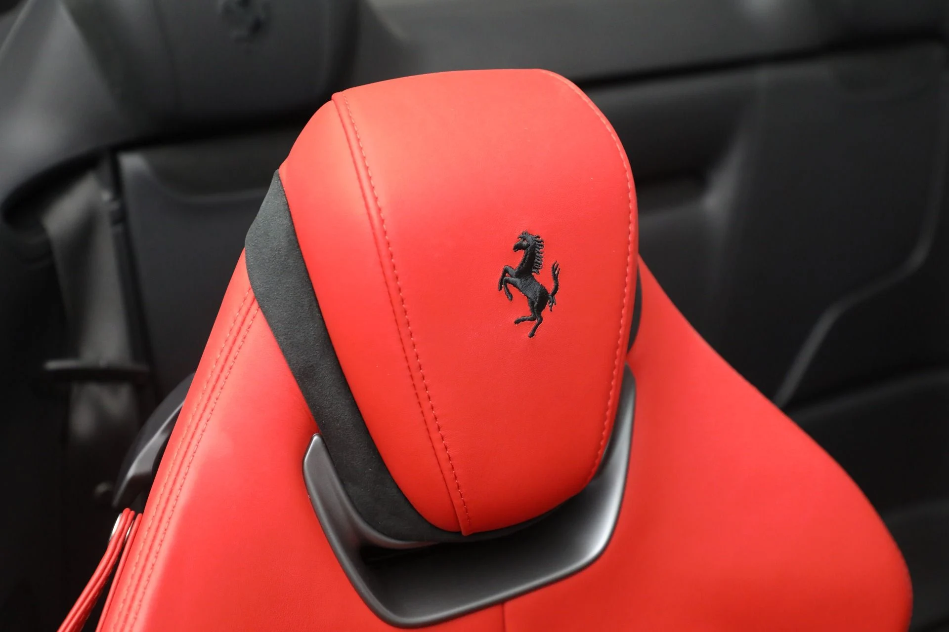 mph019_1304705916_Used_2024_Ferrari_Roma_Spider_1759961484_c286ed822b