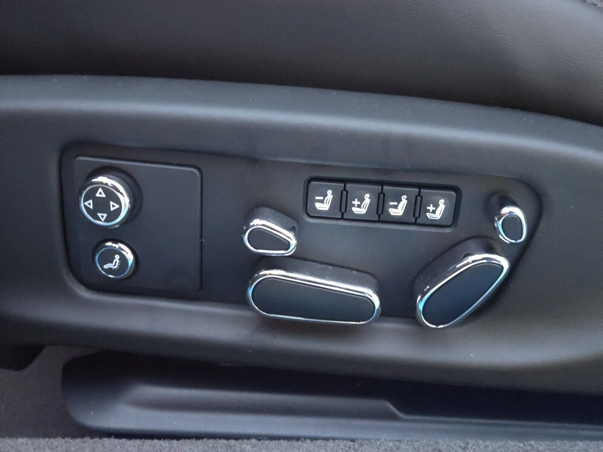 mph019_1319311900_d7504b0af76d925f8cd65b62481f6c44x_39ce16bb92