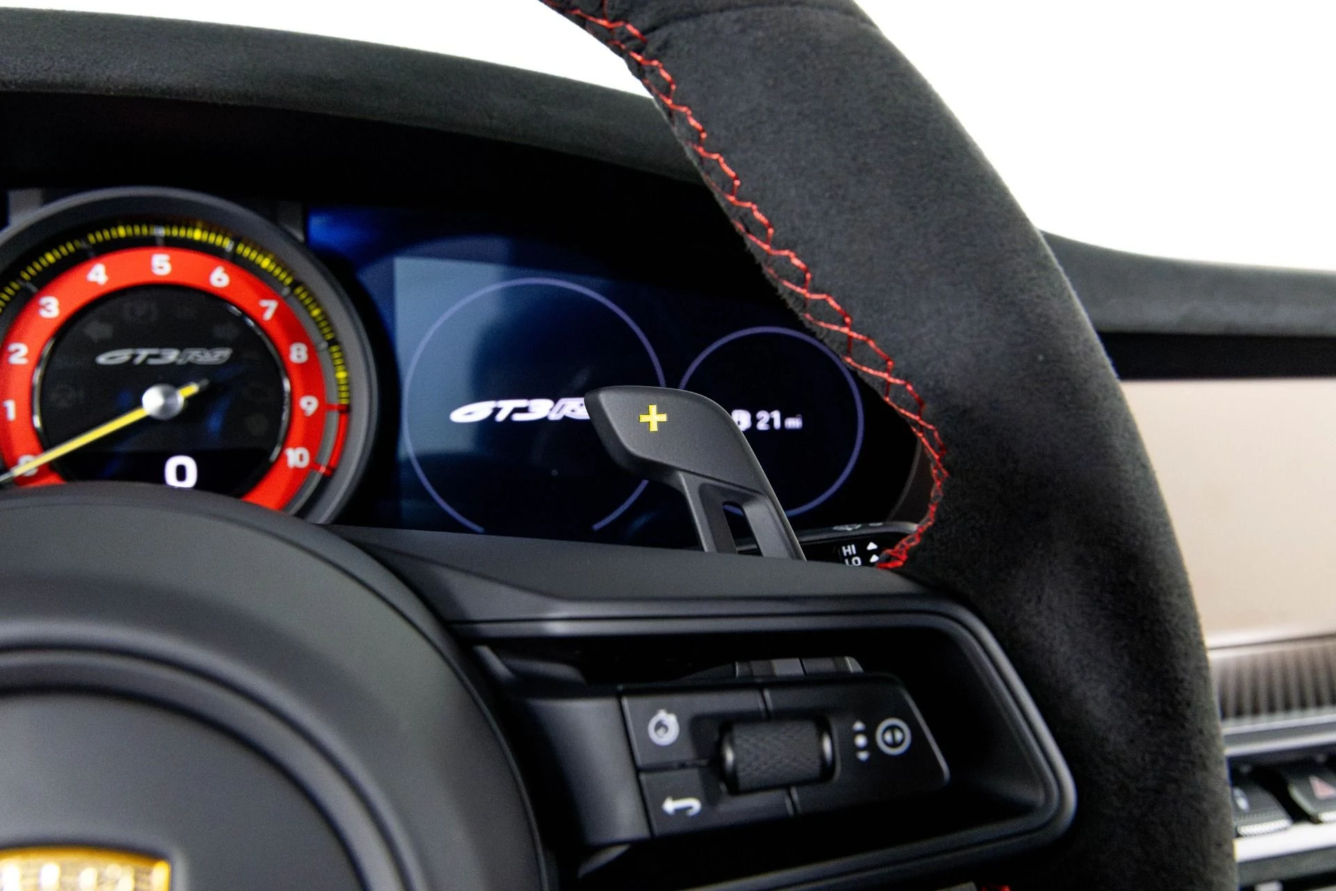 mph019_1322060421_Used_2025_Porsche_911_GT_3_RS_1760657233_7658d16f3f