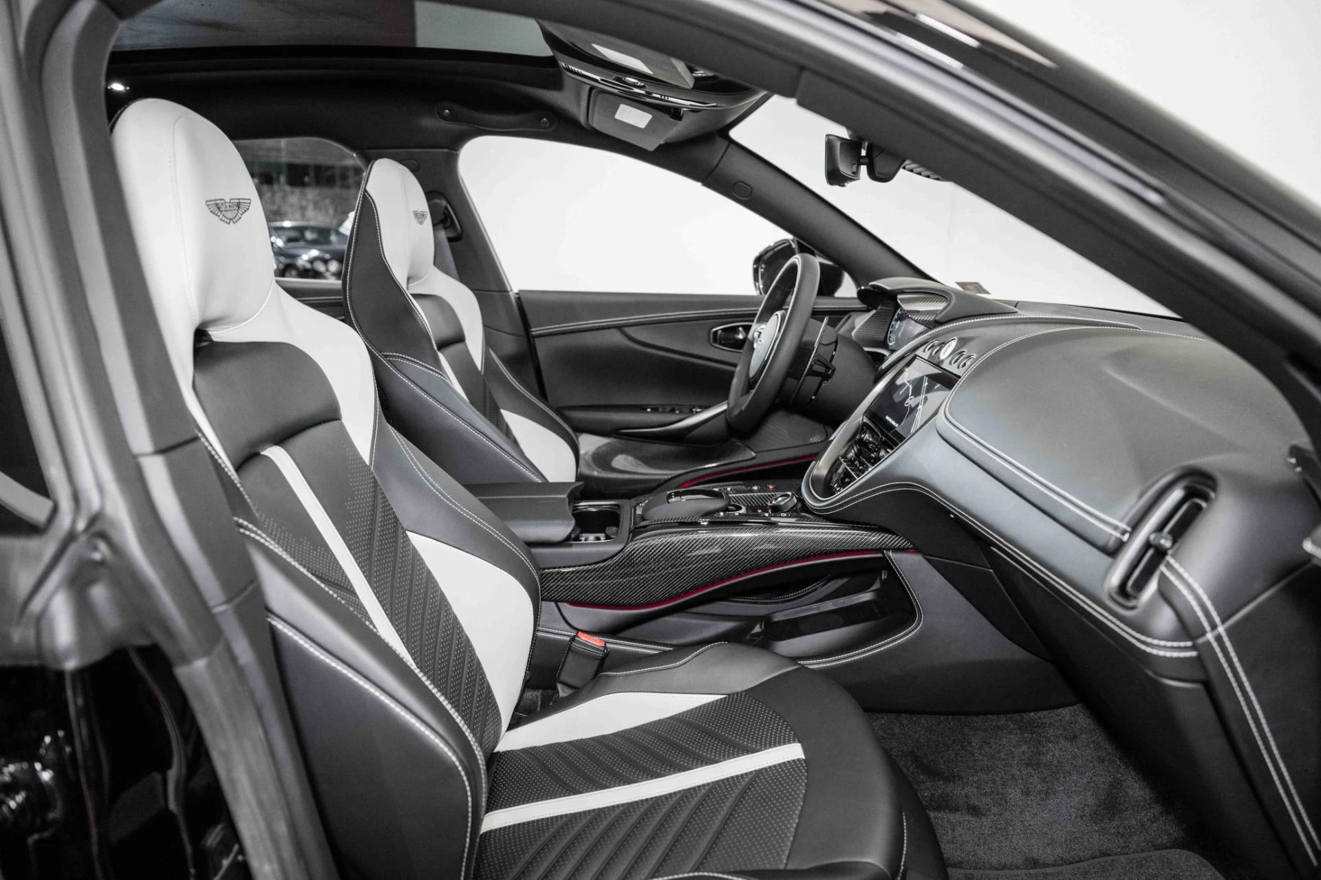 mph019_1337964244_Used_2024_Aston_Martin_DBX_707_1746070286_c8e1b60b0f