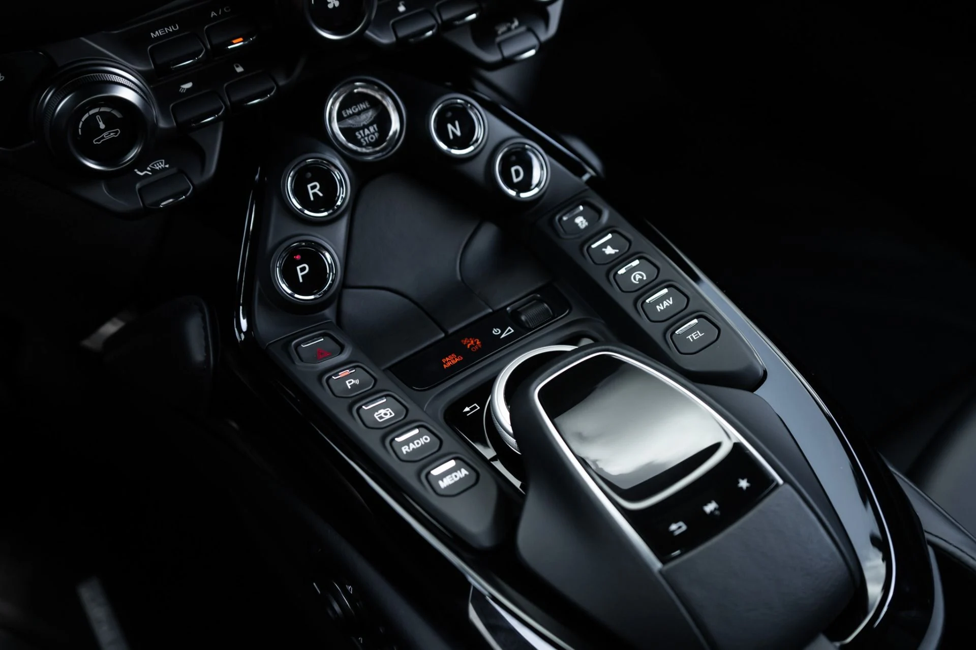 mph019_1353711339_Used_2019_Aston_Martin_Vantage_1789496200_fd91840301