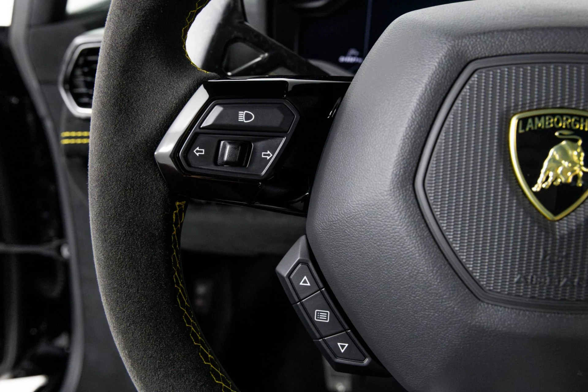 mph019_1366493608_Used_2018_Lamborghini_Huracan_Performante_1762565901_5c2723910d