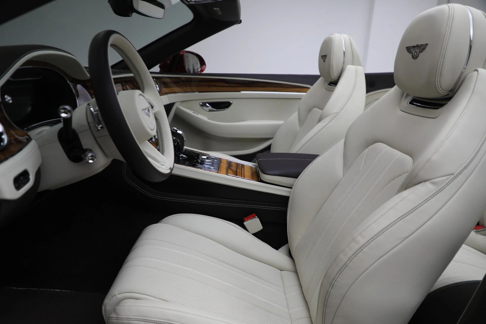mph019_1375178350_Used_2022_Bentley_Continental_GTC_V8_b2180d5d3f