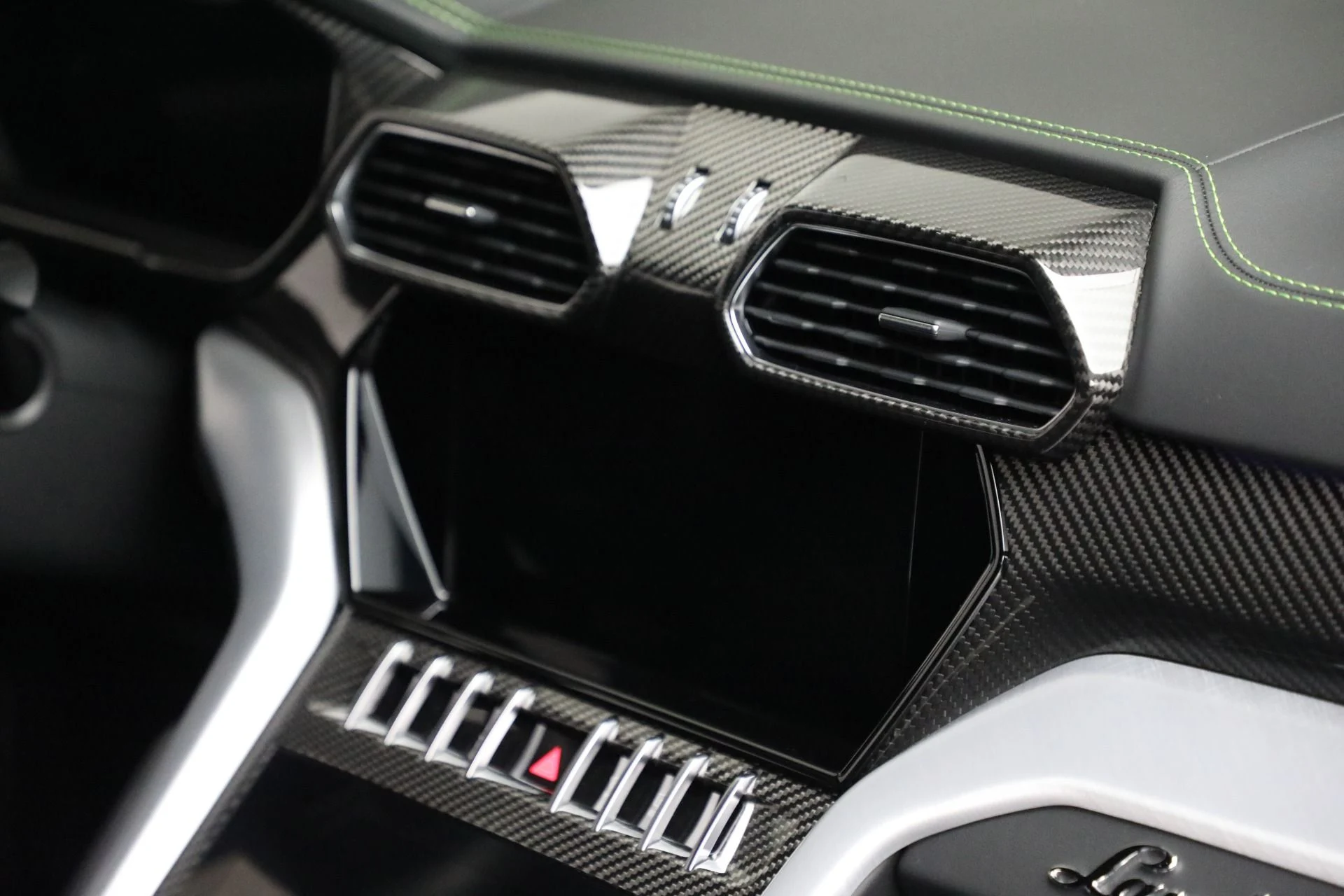 mph019_1380916523_Used_2022_Lamborghini_Urus_1761597990_0a4f0ac2e2