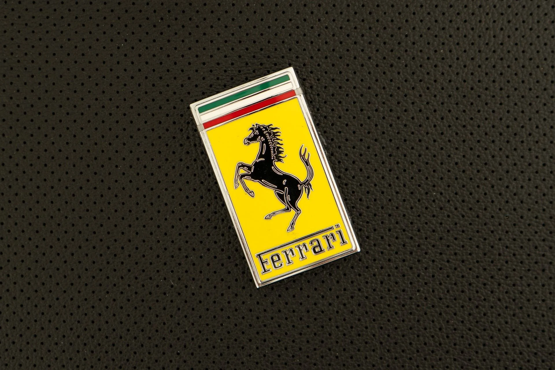 mph019_1382661572_Used_2023_Ferrari_296_GTB_1755616827_3047c3c8b7