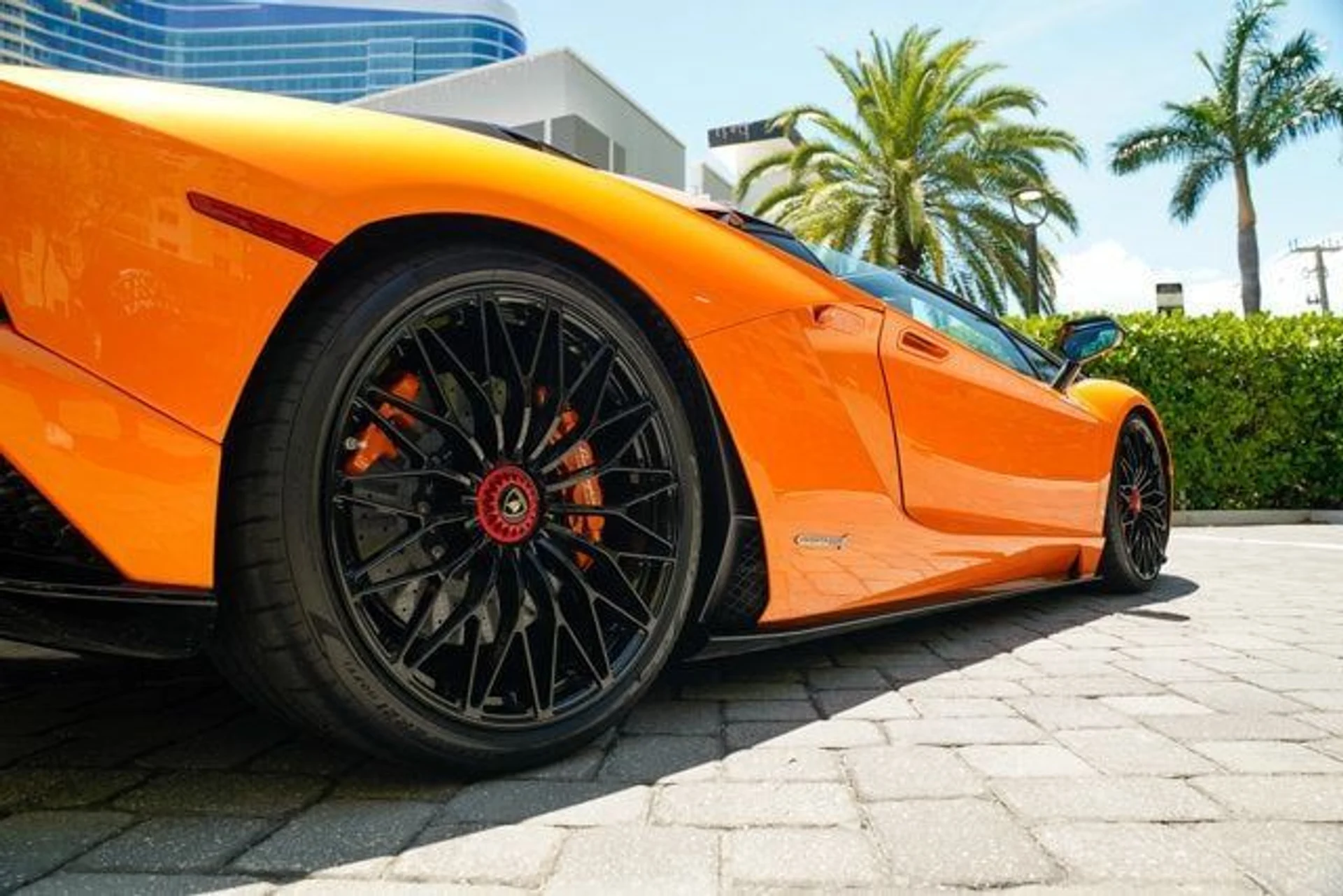 mph019_1386753858_used_2018_lamborghini_aventador_sroadster_14354_22897283_20_640_11fc51f58d