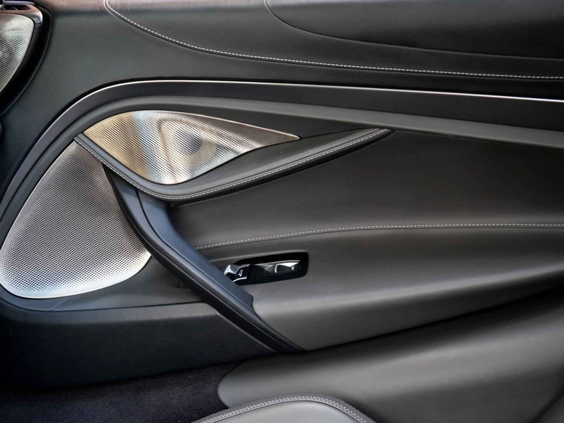 mph019_140517669_163ac0f588abe7acb2bb568d8d01bee3x_2875c704a0