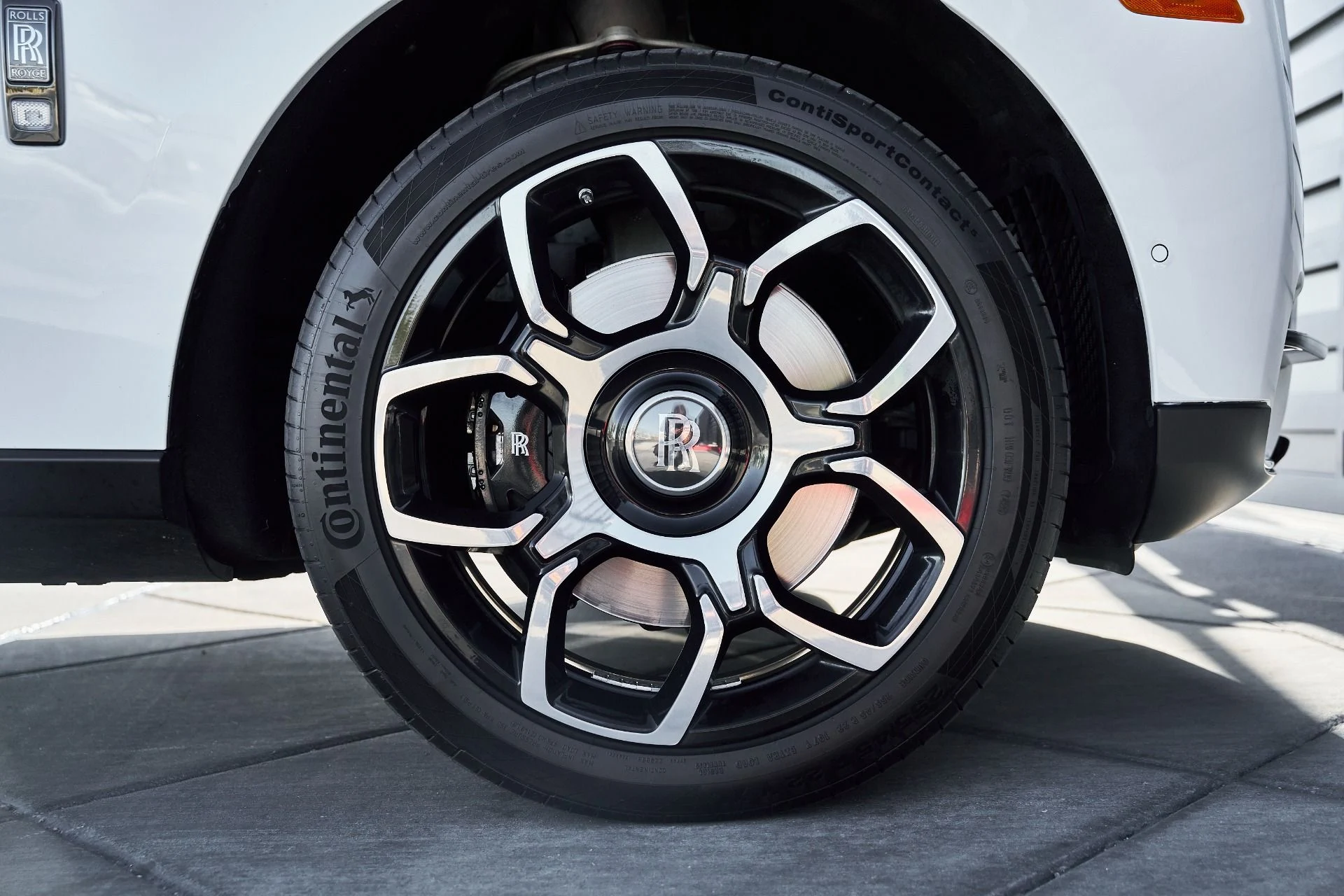 mph019_1407618670_Used_2023_Rolls_Royce_Cullinan_Black_Badge_1769736413_8b759fb10b